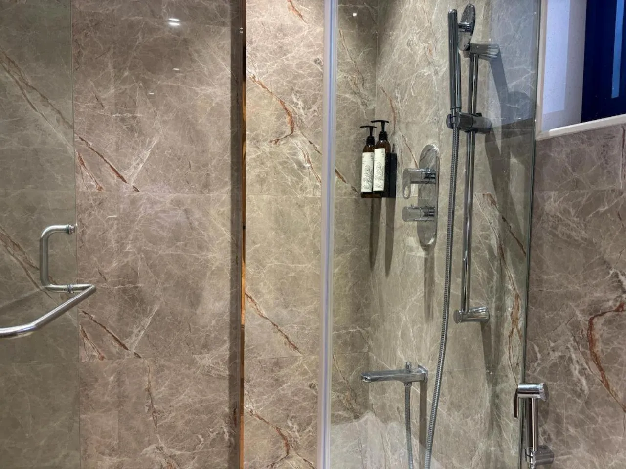 Hotel Karl Residency