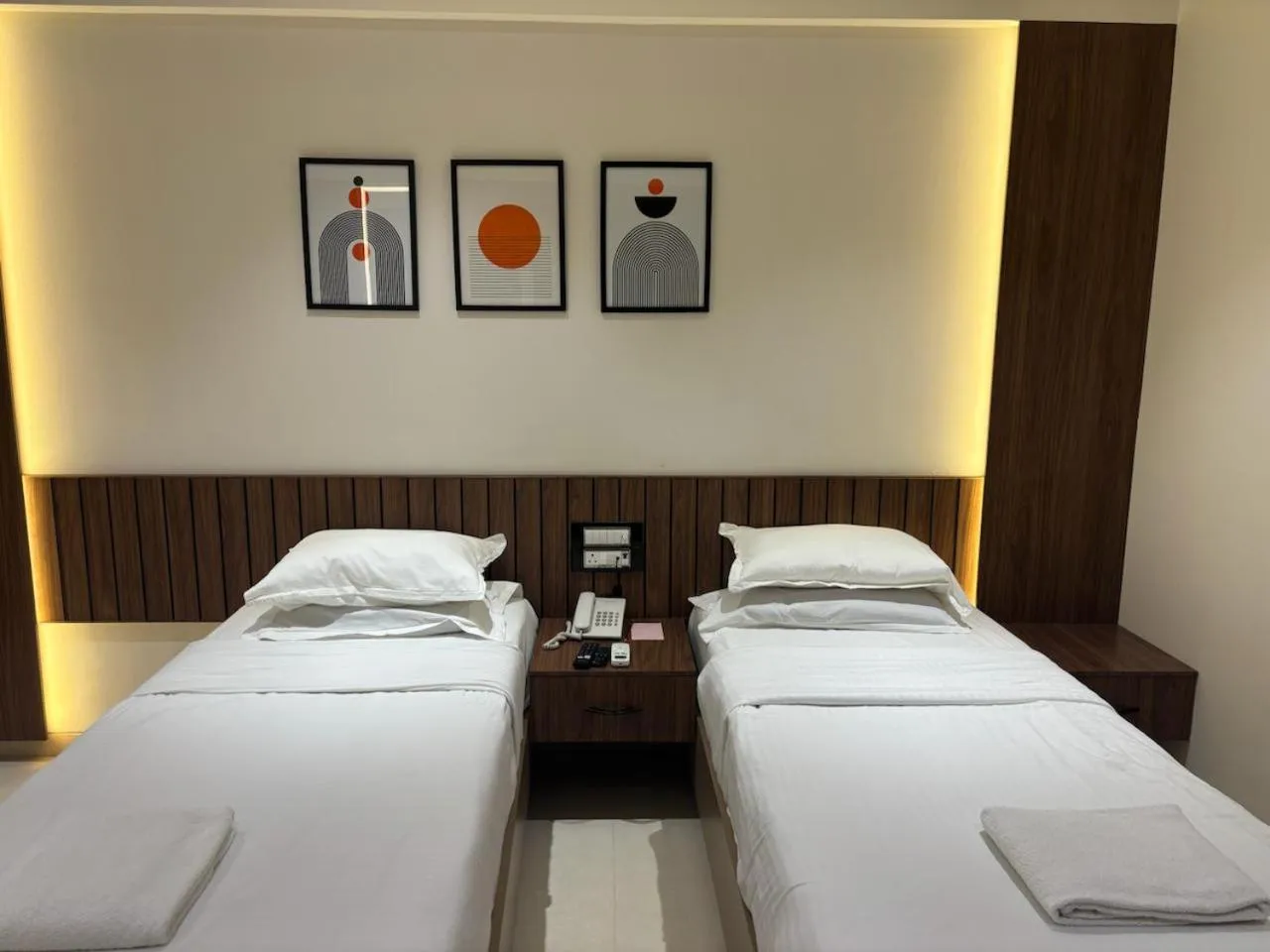 Bed in Hotel Karl Residency