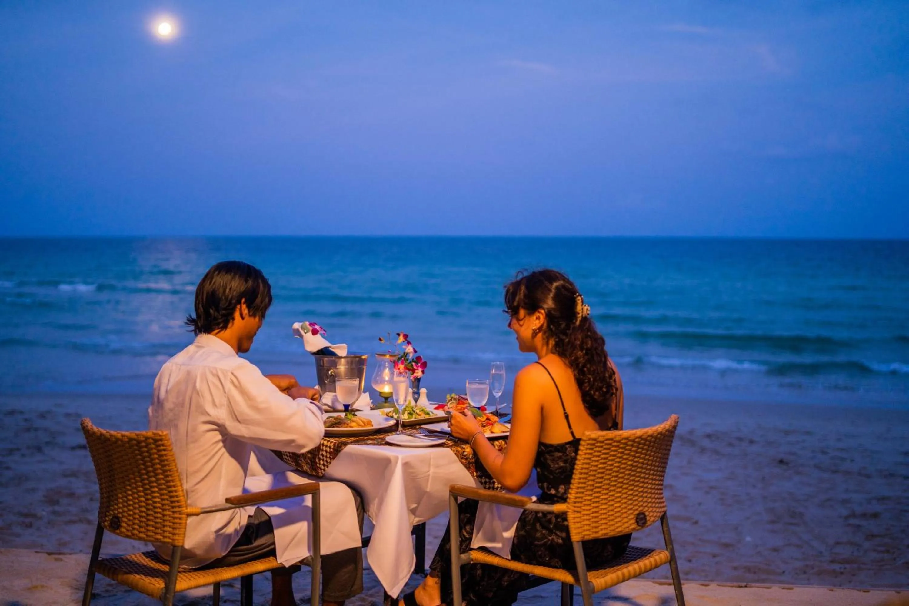 Restaurant/places to eat in Anavana Beach Resort