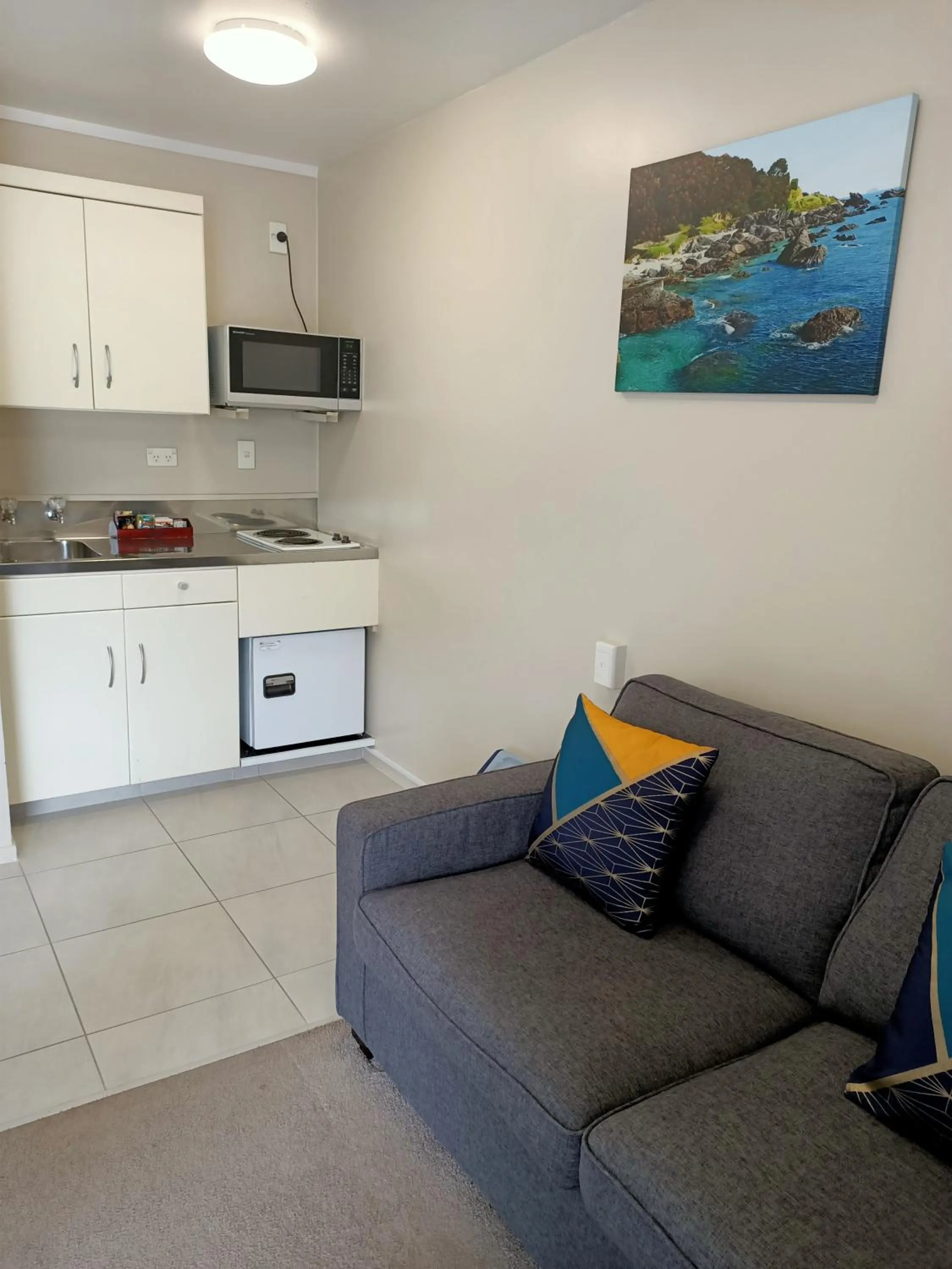 Kitchen or kitchenette in ASURE Macy's Motor Inn