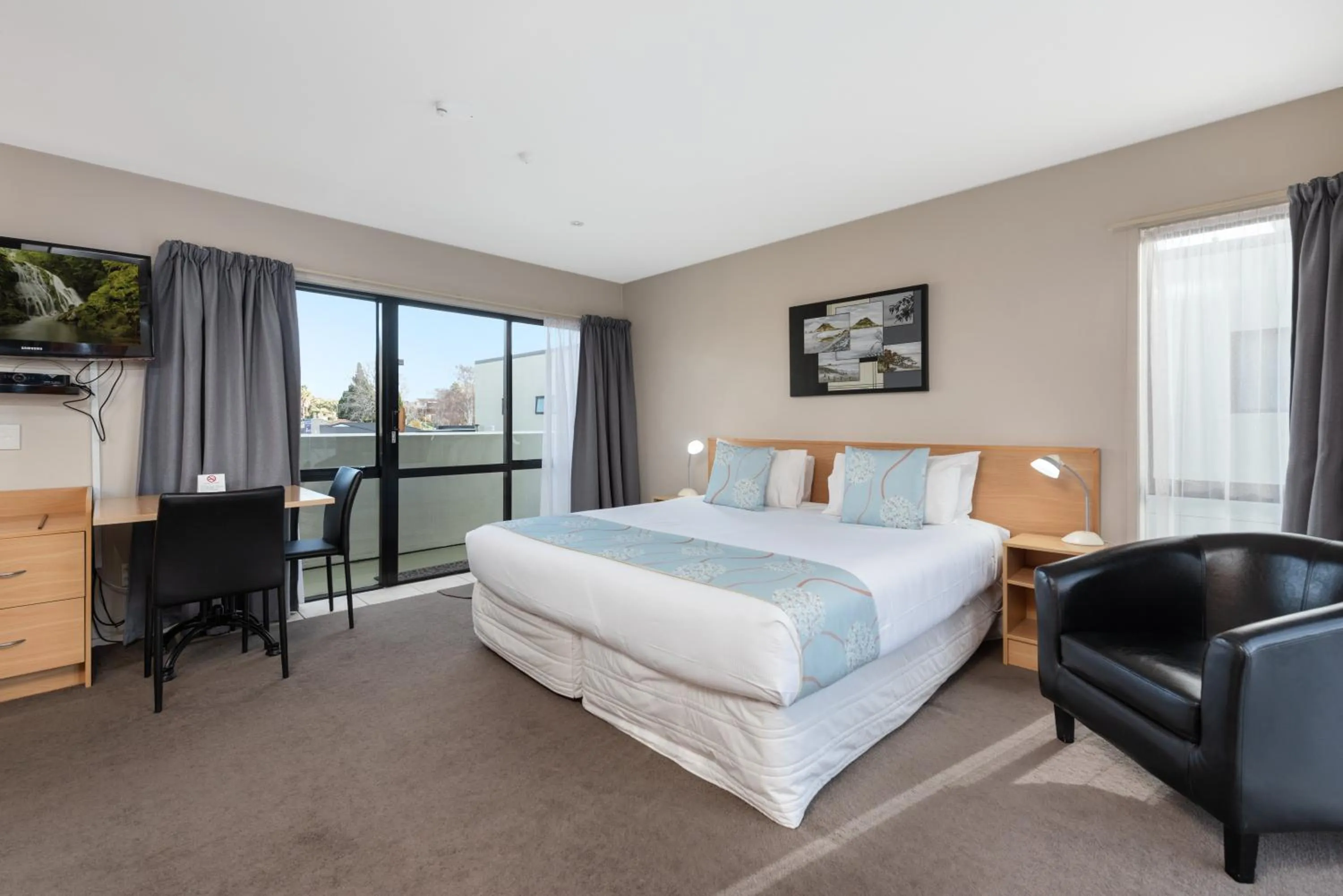 Photo of the whole room, Bed in ASURE Macy's Motor Inn