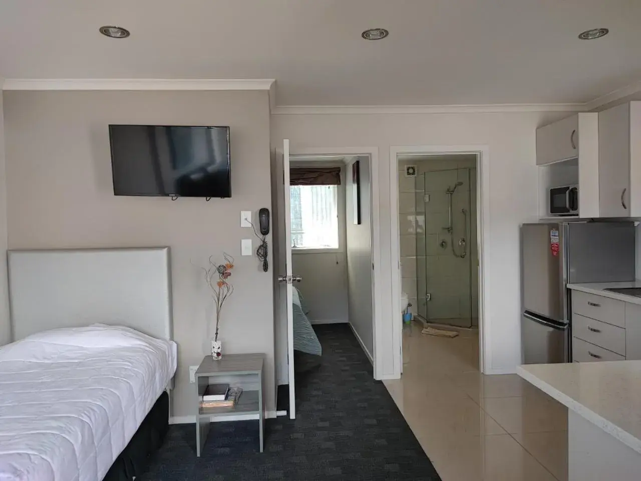 Bed in Phoenix Palm Motel Bed in Phoenix Palm Motel