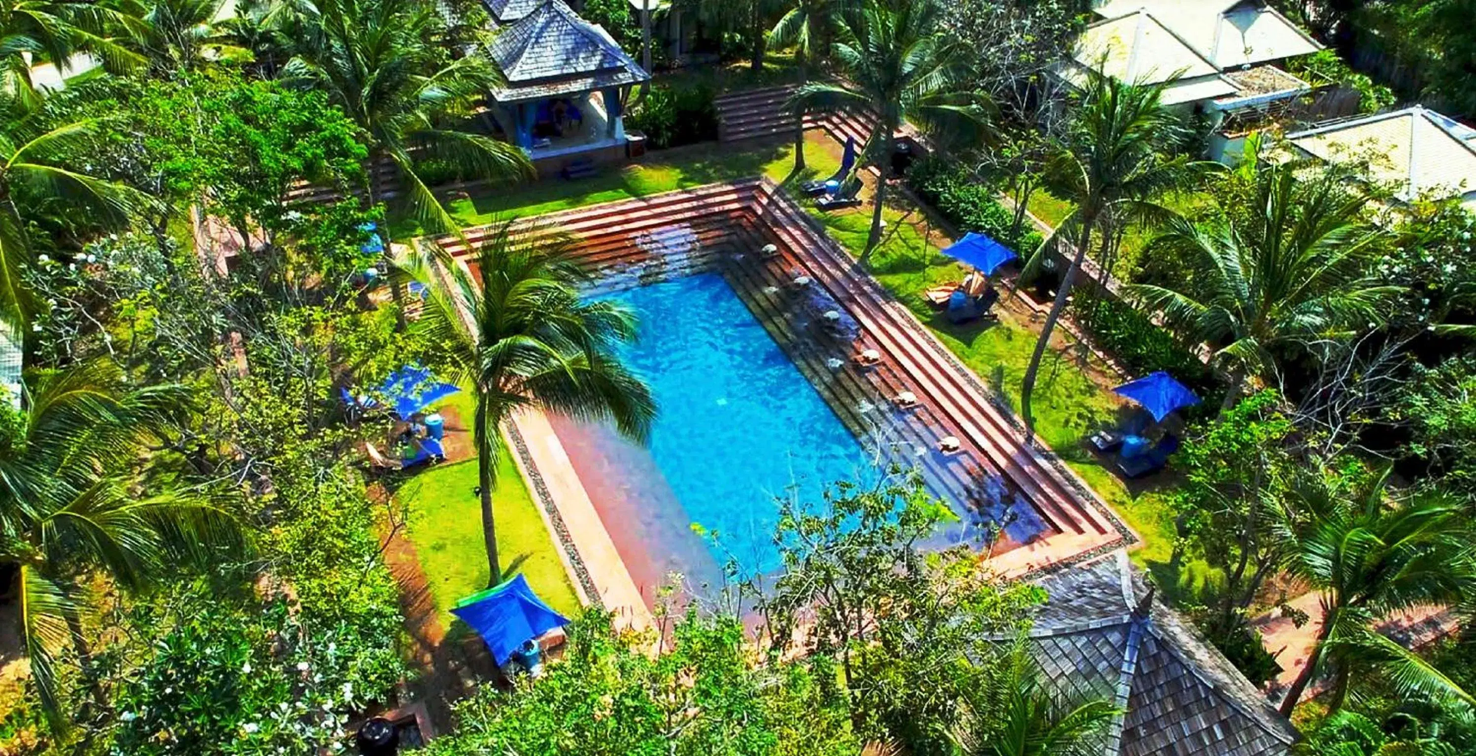 Swimming pool in Melati Beach Resort & Spa Swimming pool in Melati Beach Resort & Spa