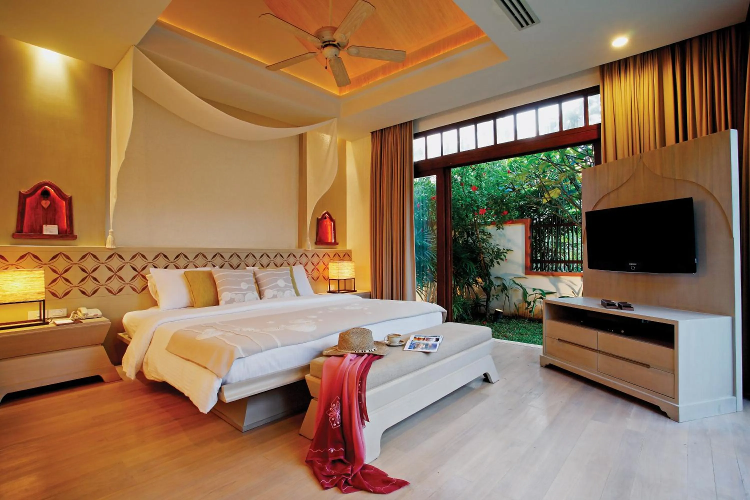 Photo of the whole room, Bed in Melati Beach Resort & Spa