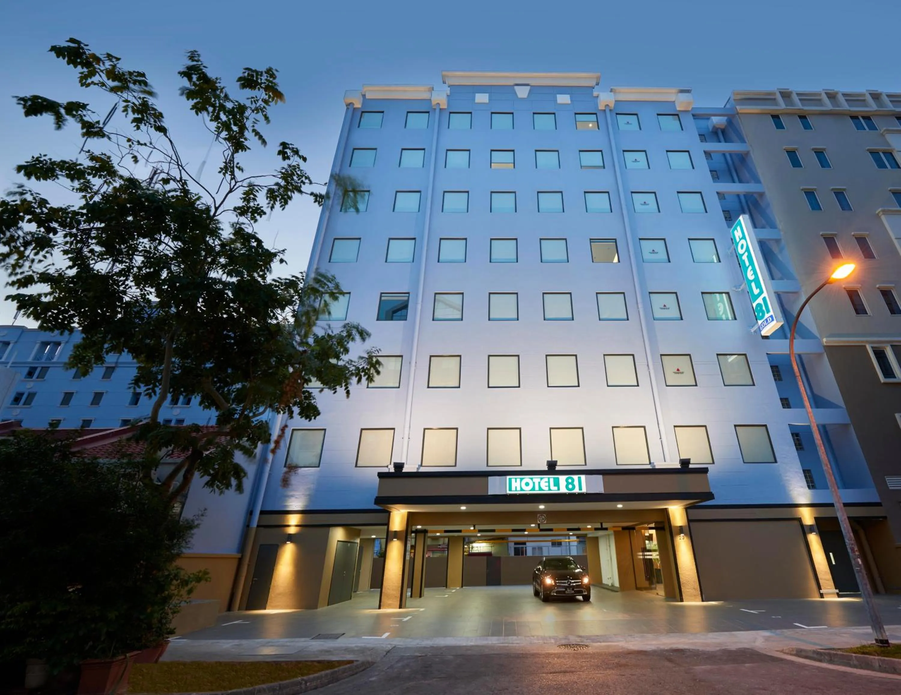 Facade/entrance in Hotel 81 Gold