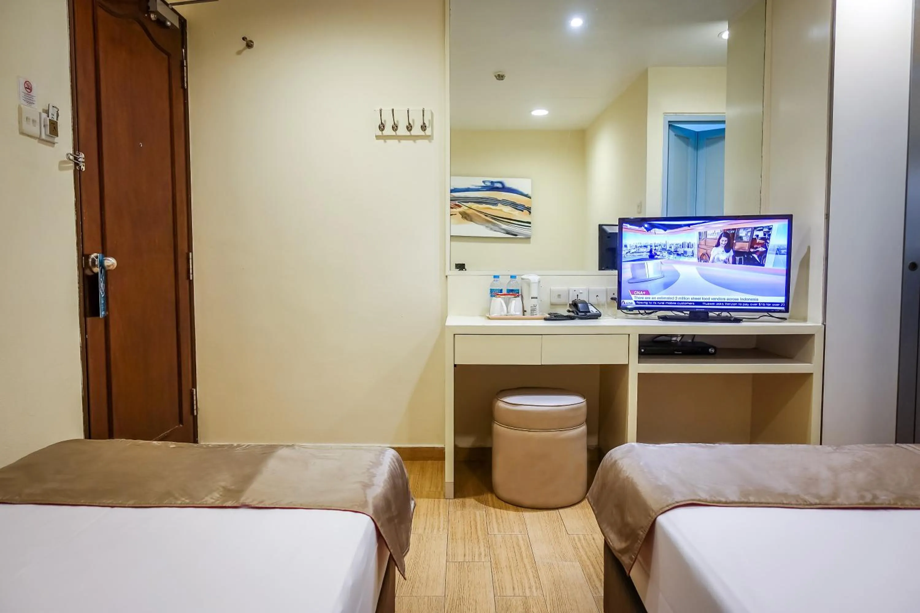 Photo of the whole room, Bed in Hotel 81 Cosy