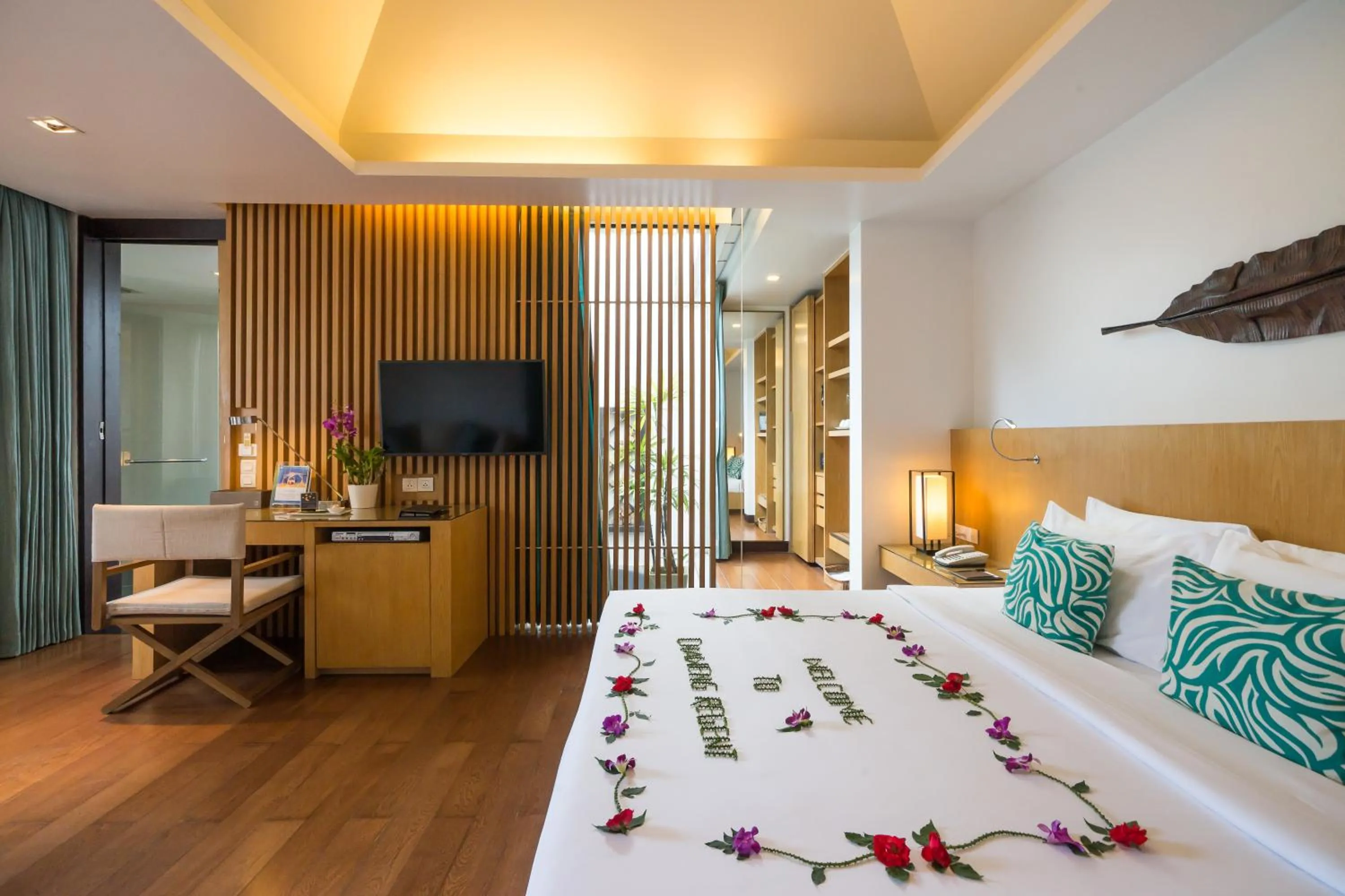 Bedroom, Bed in Chaweng Regent Beach Resort