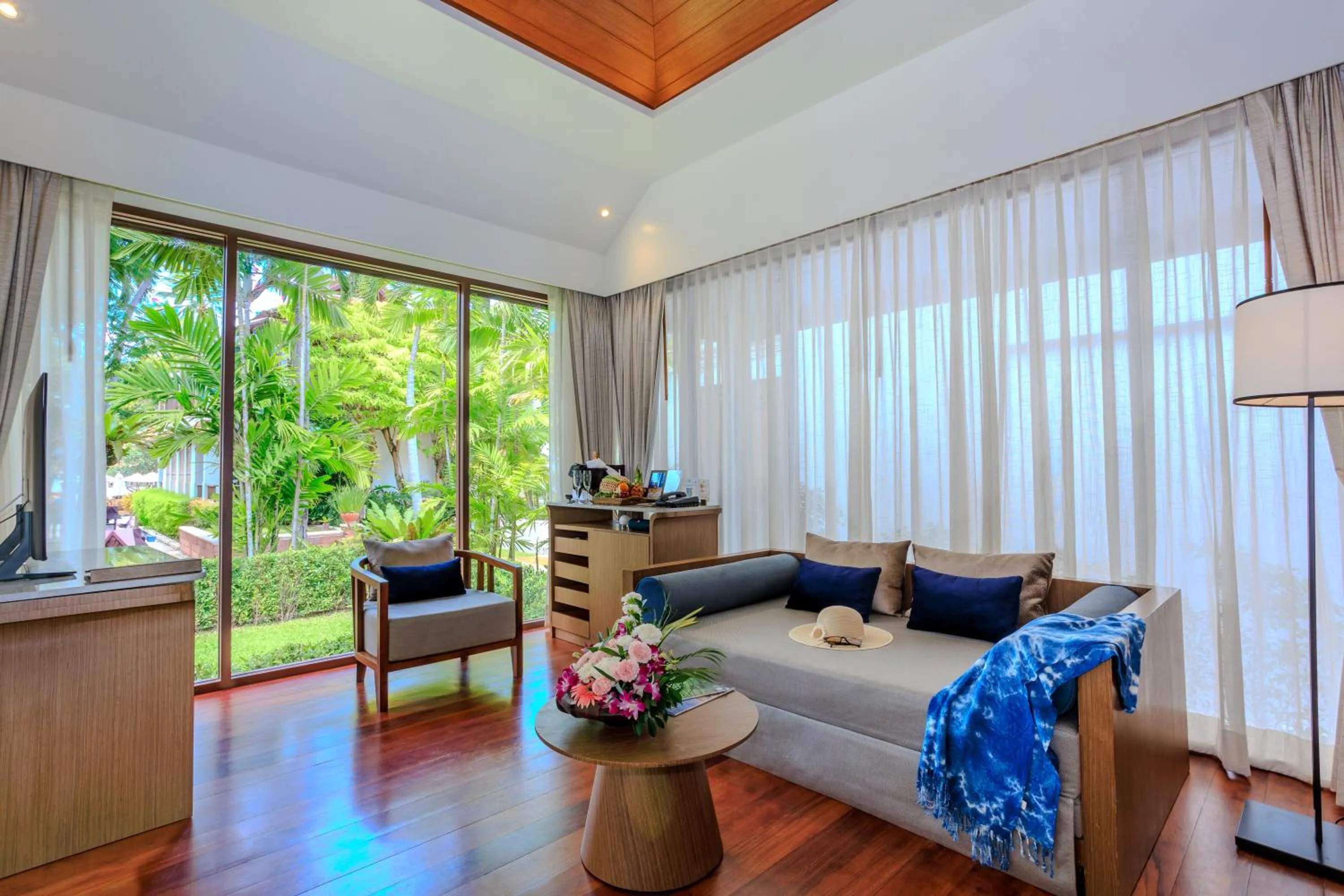 Living room in Chaweng Regent Beach Resort