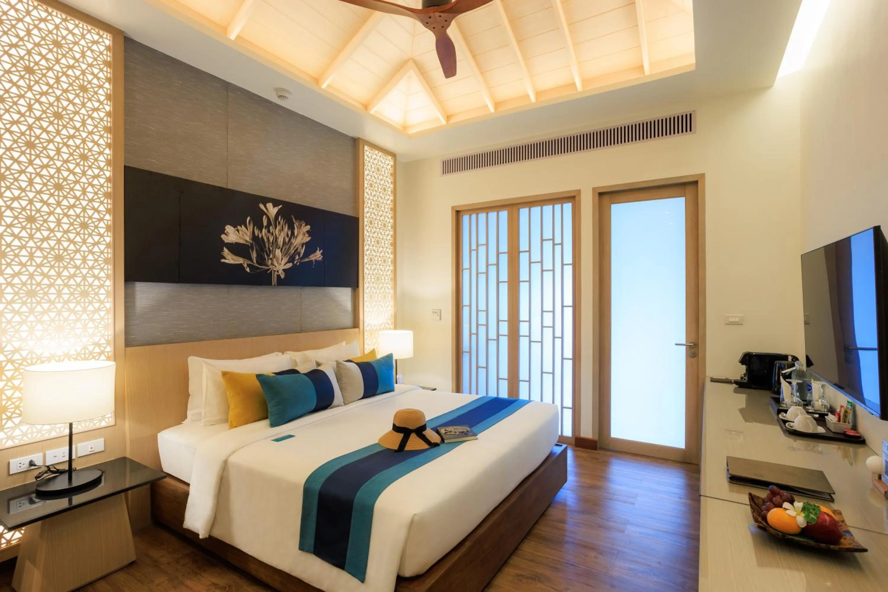 Bedroom, Bed in Chaweng Regent Beach Resort