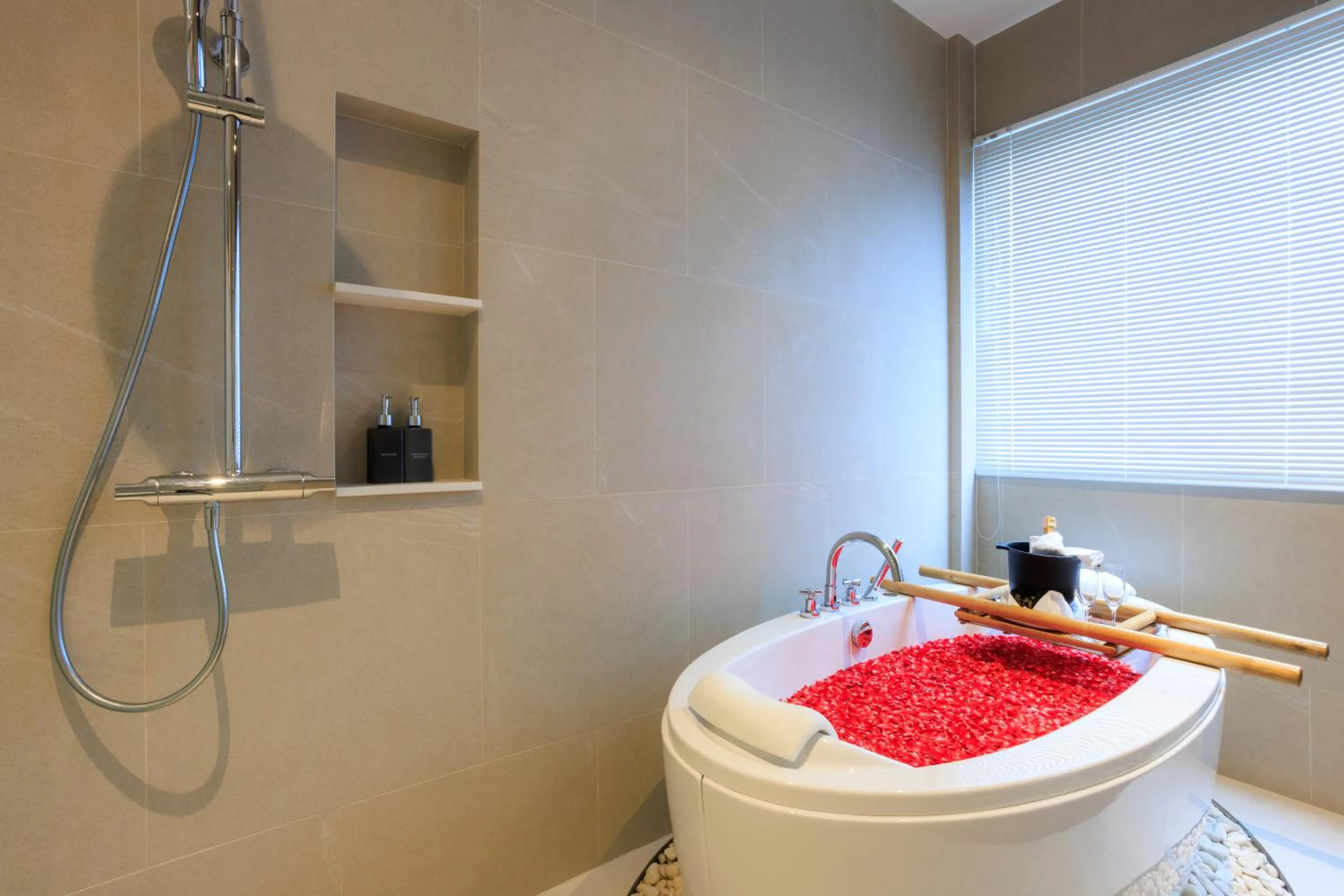 Bath in Chaweng Regent Beach Resort