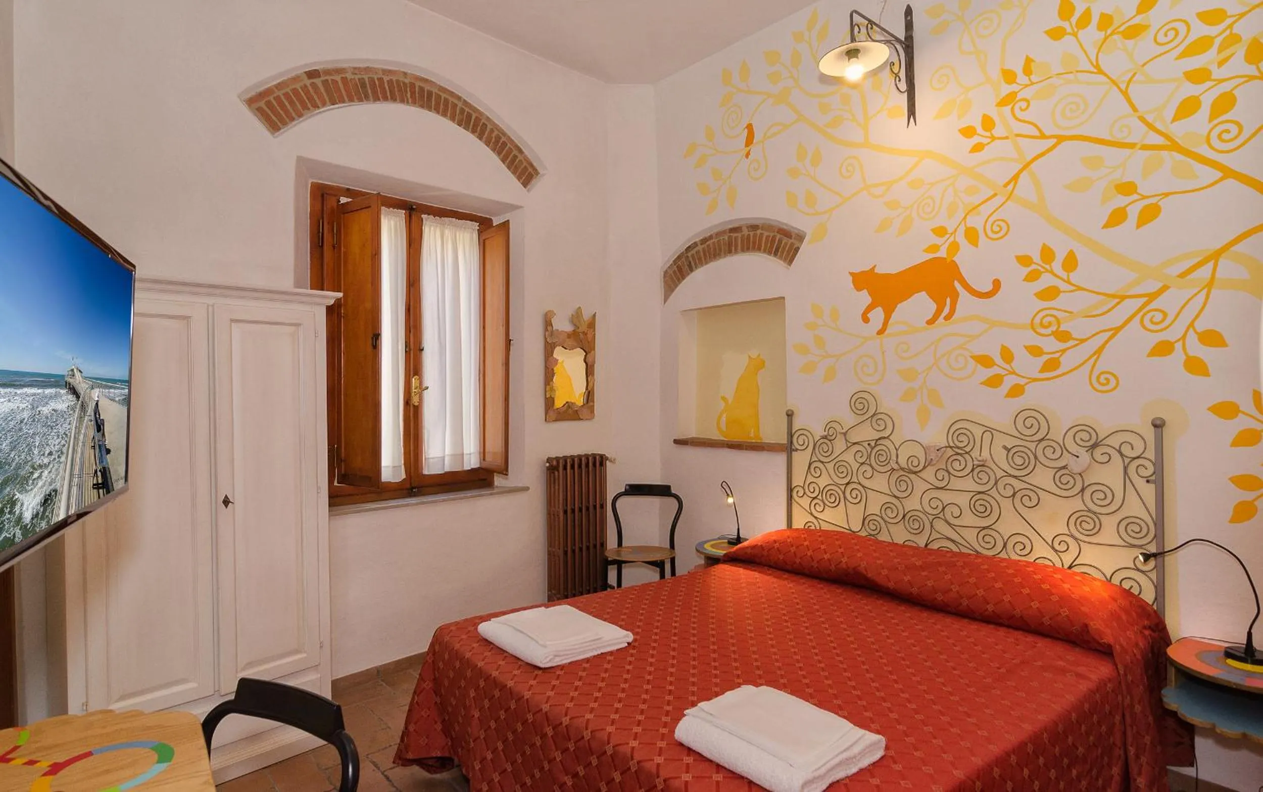 Bed in Helvetia Pisa Tower