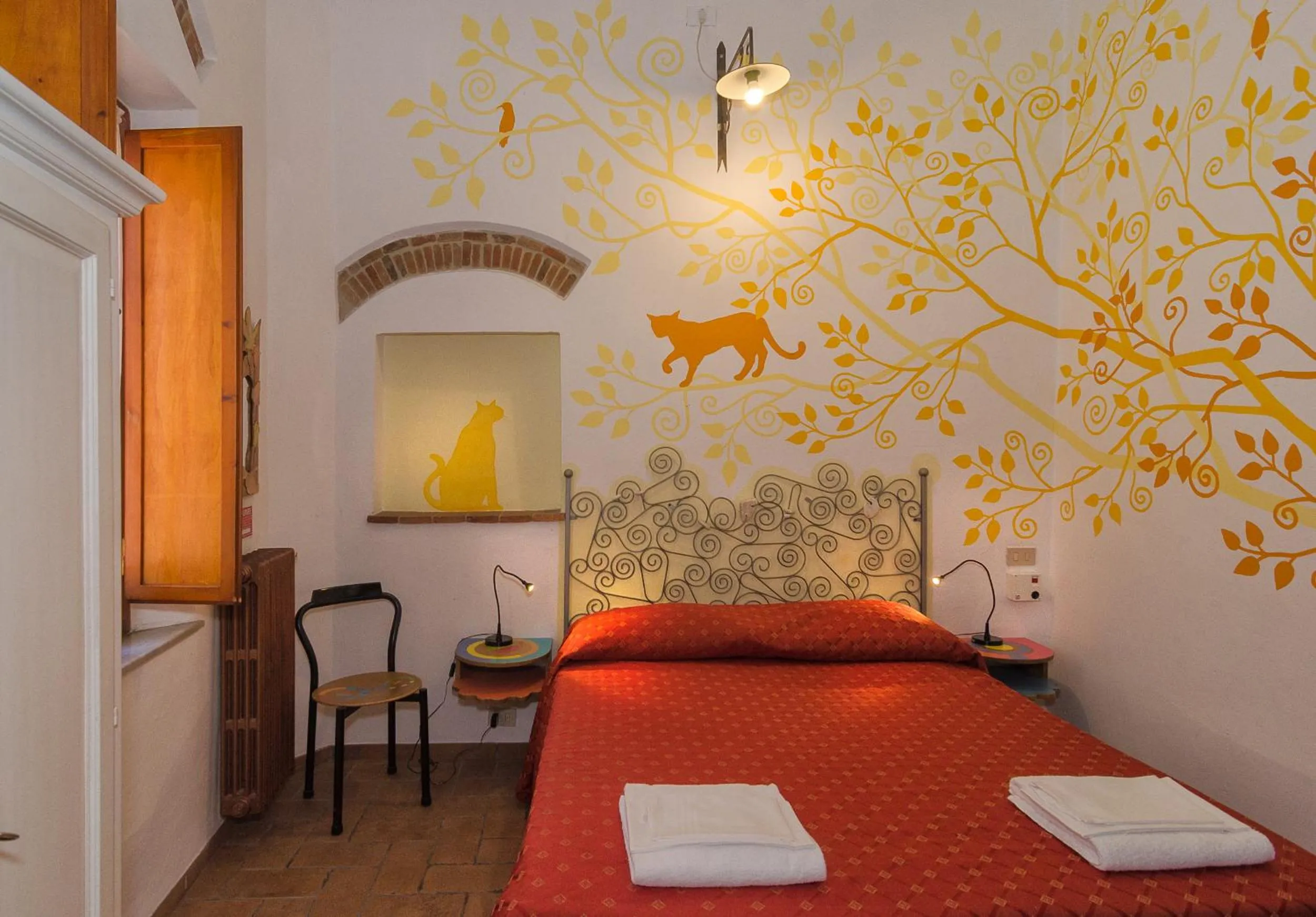 Bed in Helvetia Pisa Tower