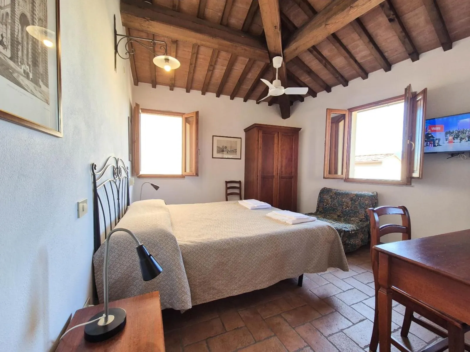 Bed in Helvetia Pisa Tower