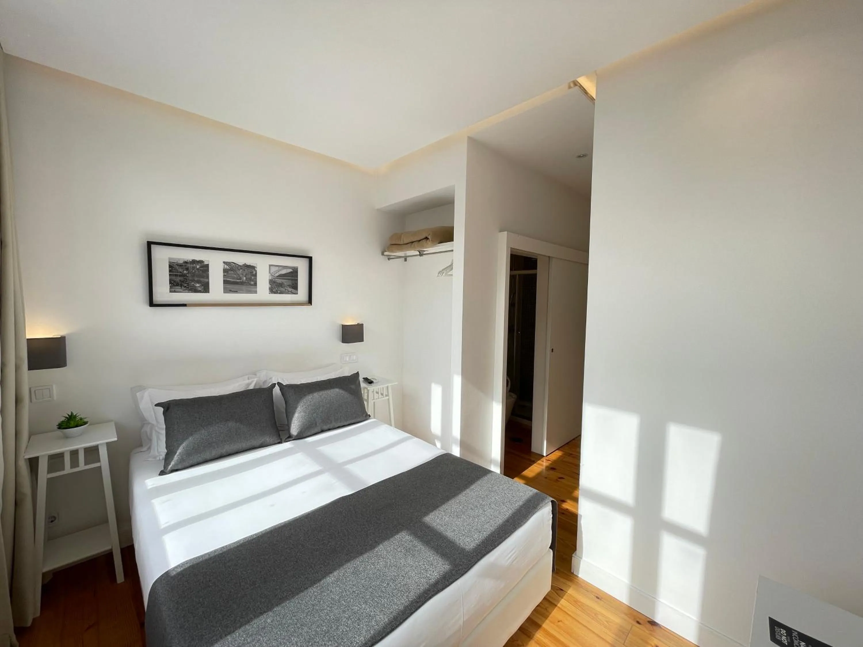 Photo of the whole room, Bed in MyStay Porto Centro