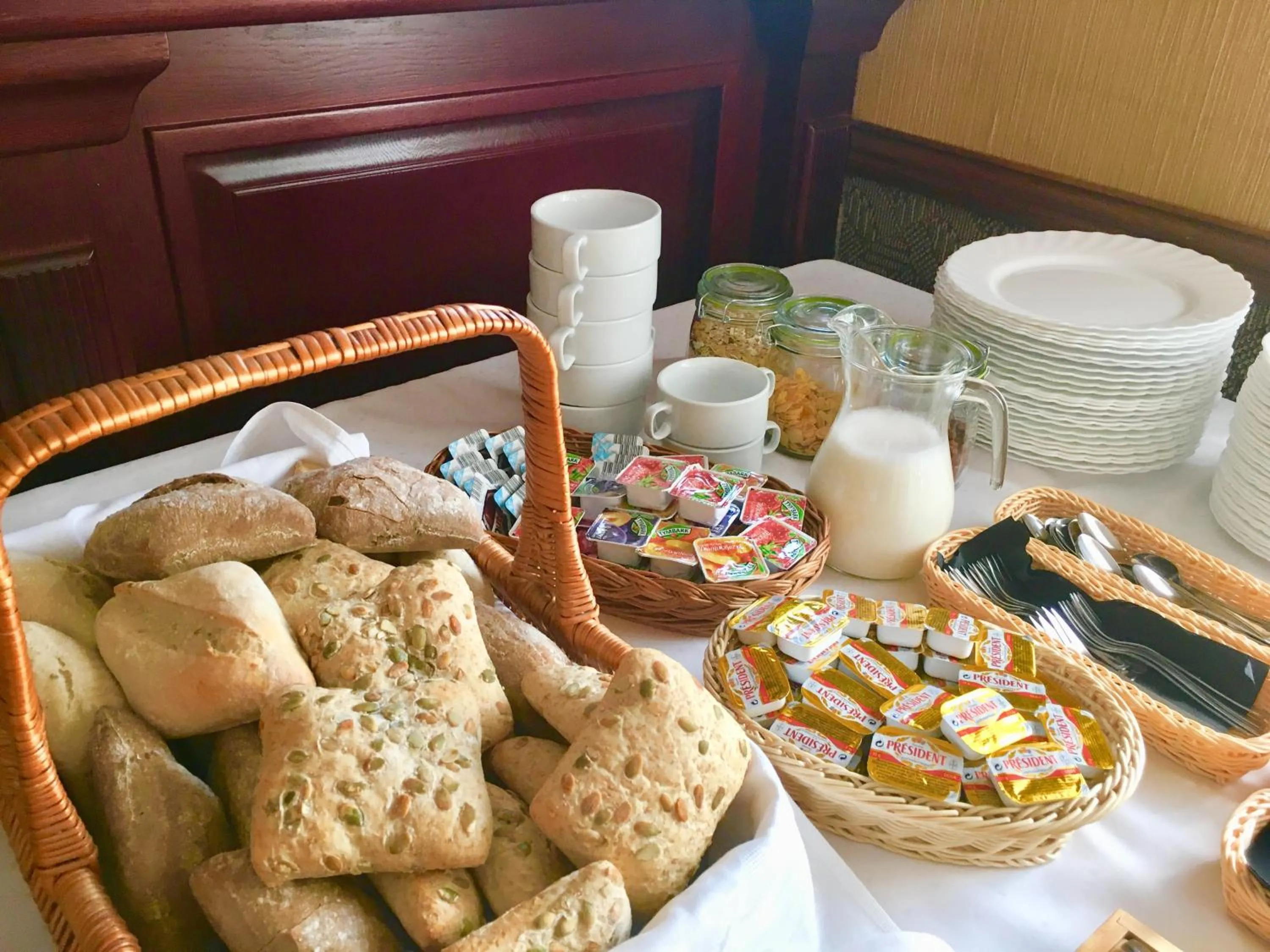 Continental breakfast in Neptun