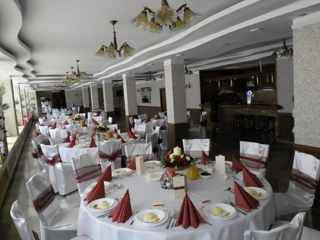 Restaurant/places to eat in Neptun