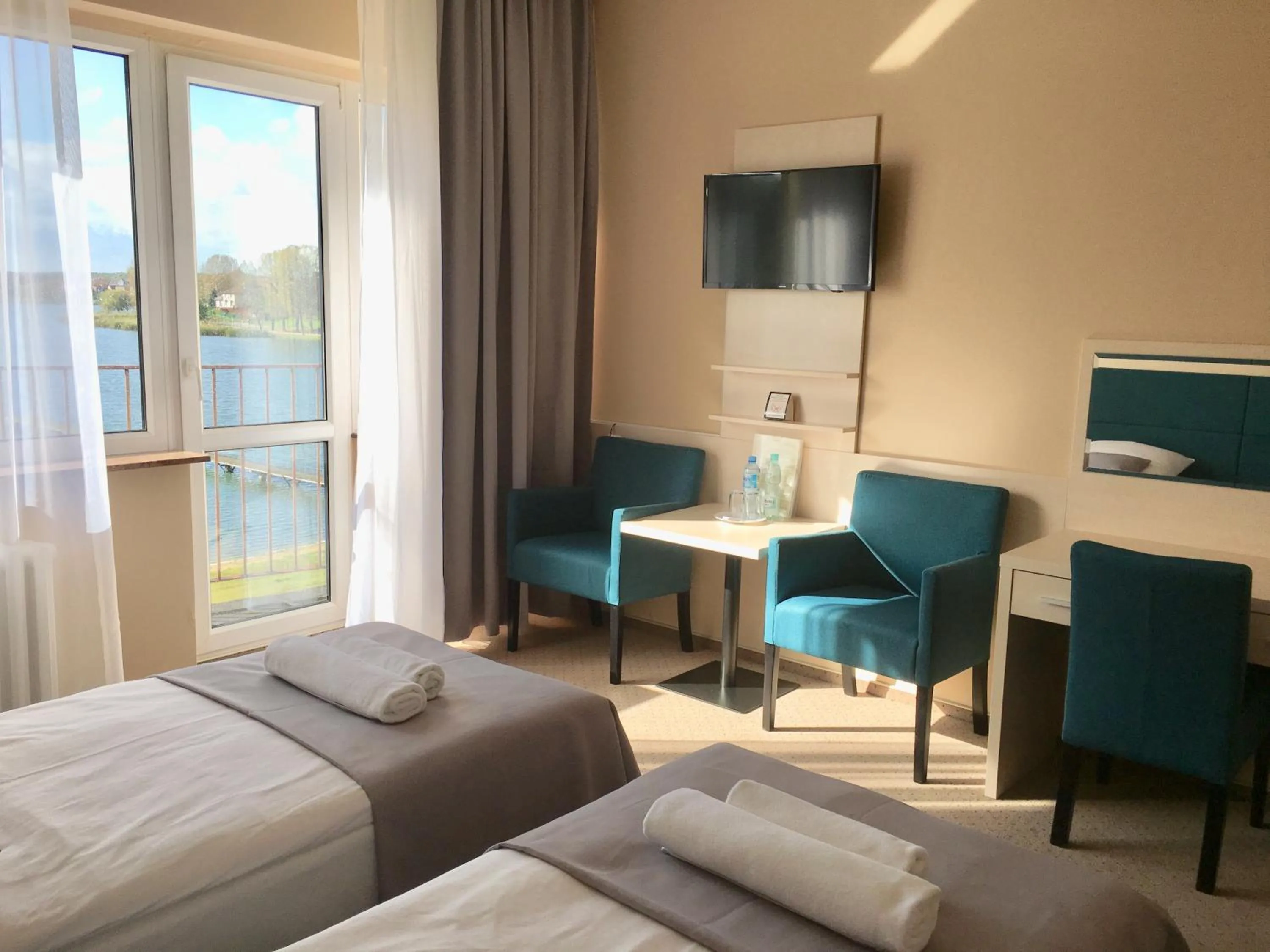 Photo of the whole room, Bed in Neptun