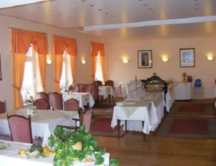 Restaurant/places to eat in Hotel Seelust