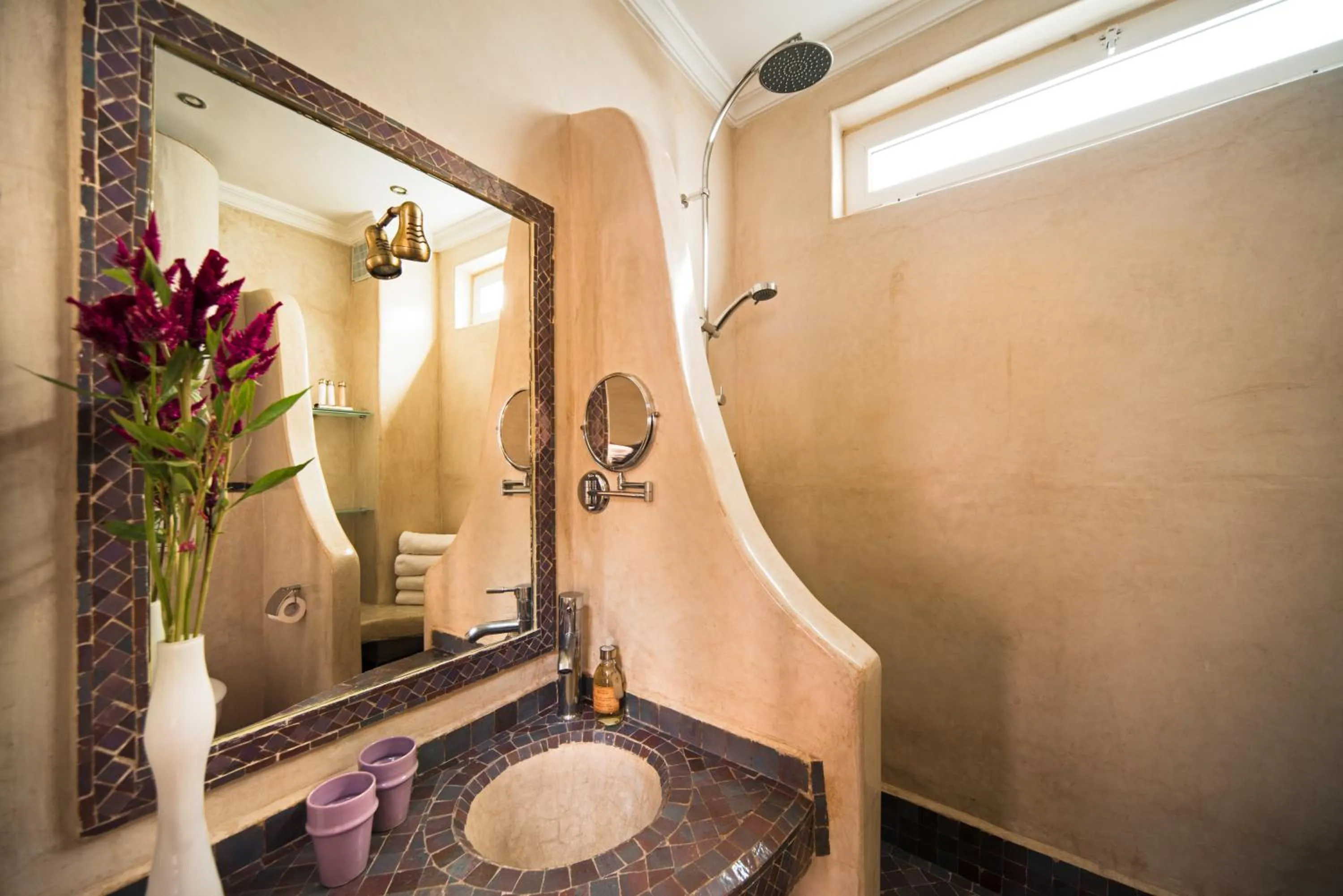 Shower in Riad Cocoon