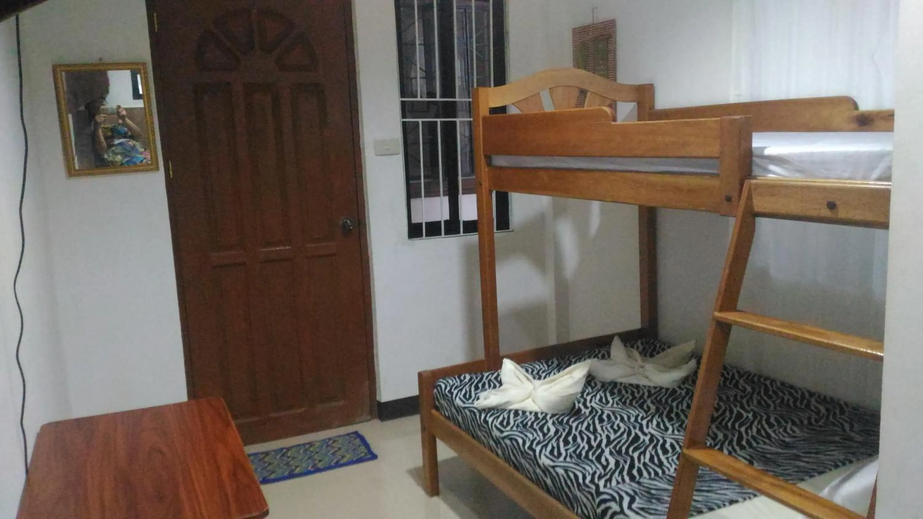 bunk bed, Bed in Sealor Pension House