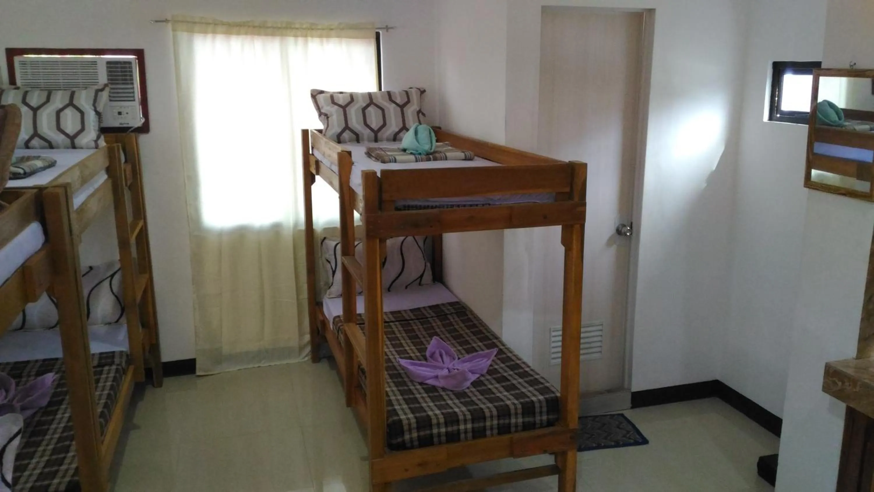 bunk bed, Bed in Sealor Pension House
