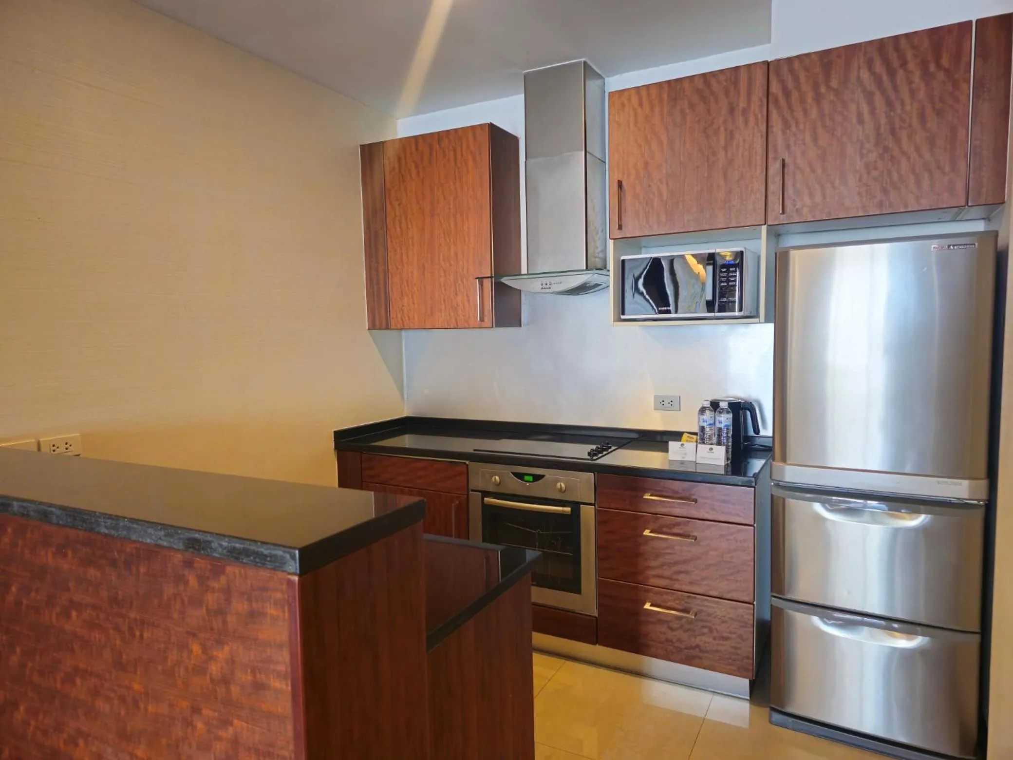 Kitchen or kitchenette in Column Bangkok Hotel