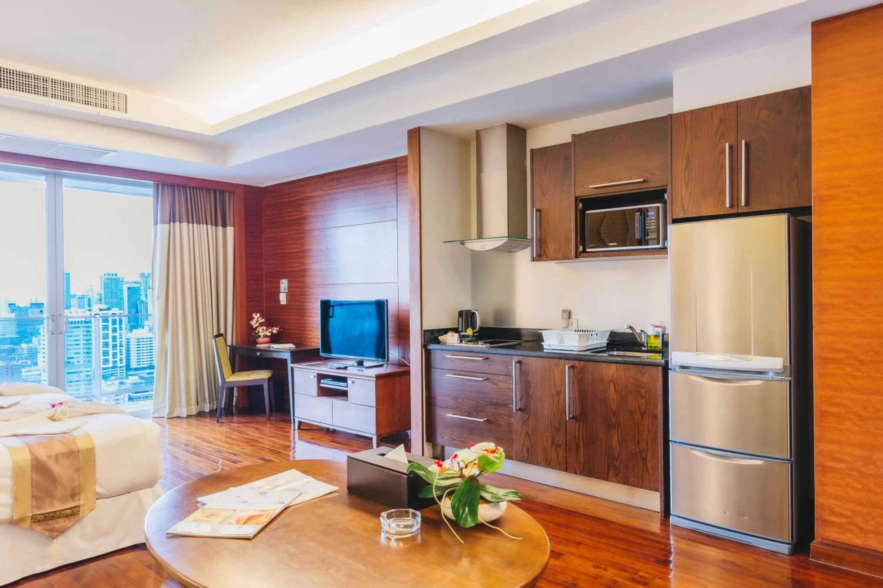 Kitchen or kitchenette in Column Bangkok Hotel