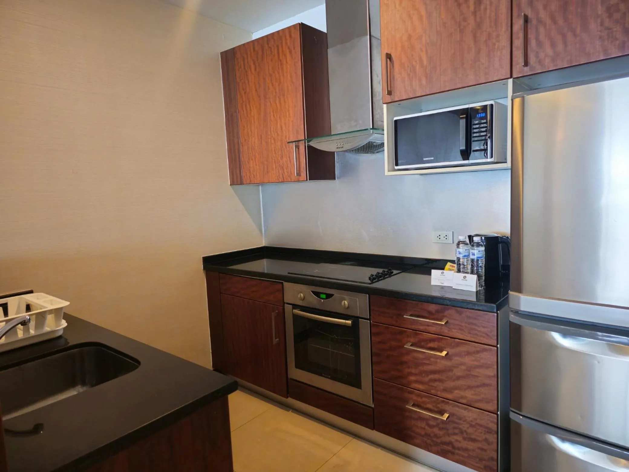 Kitchen or kitchenette in Column Bangkok Hotel