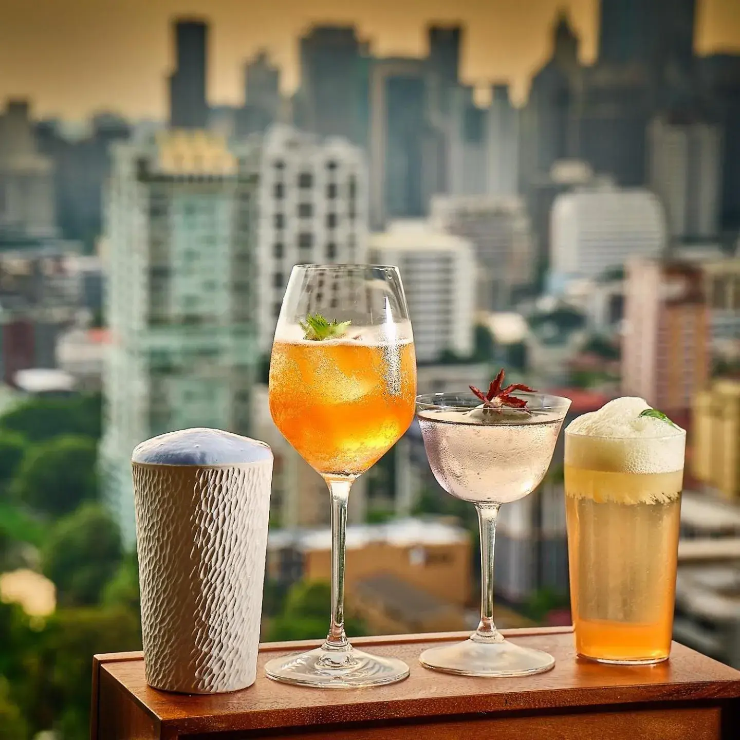 Restaurant/places to eat in Column Bangkok Hotel Restaurant/places to eat in Column Bangkok Hotel