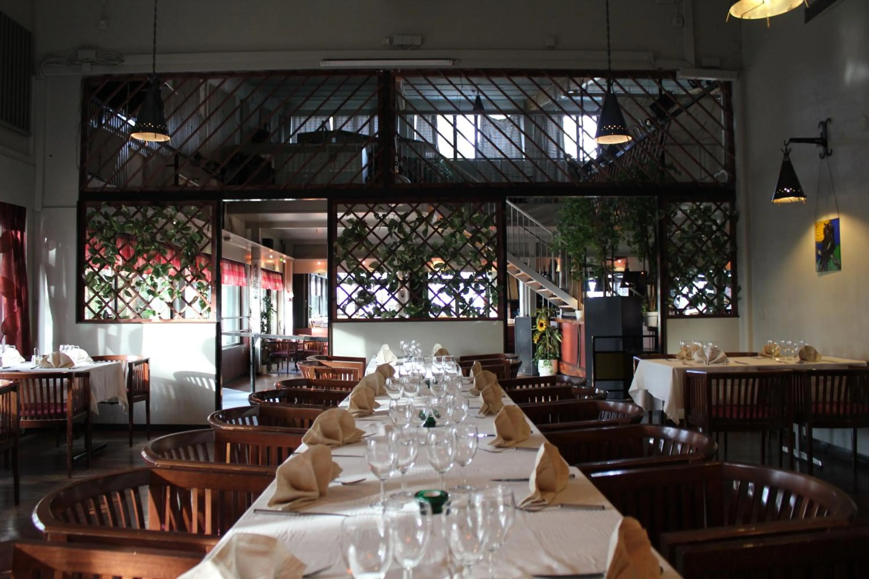 Restaurant/places to eat in Hotel Tulikettu