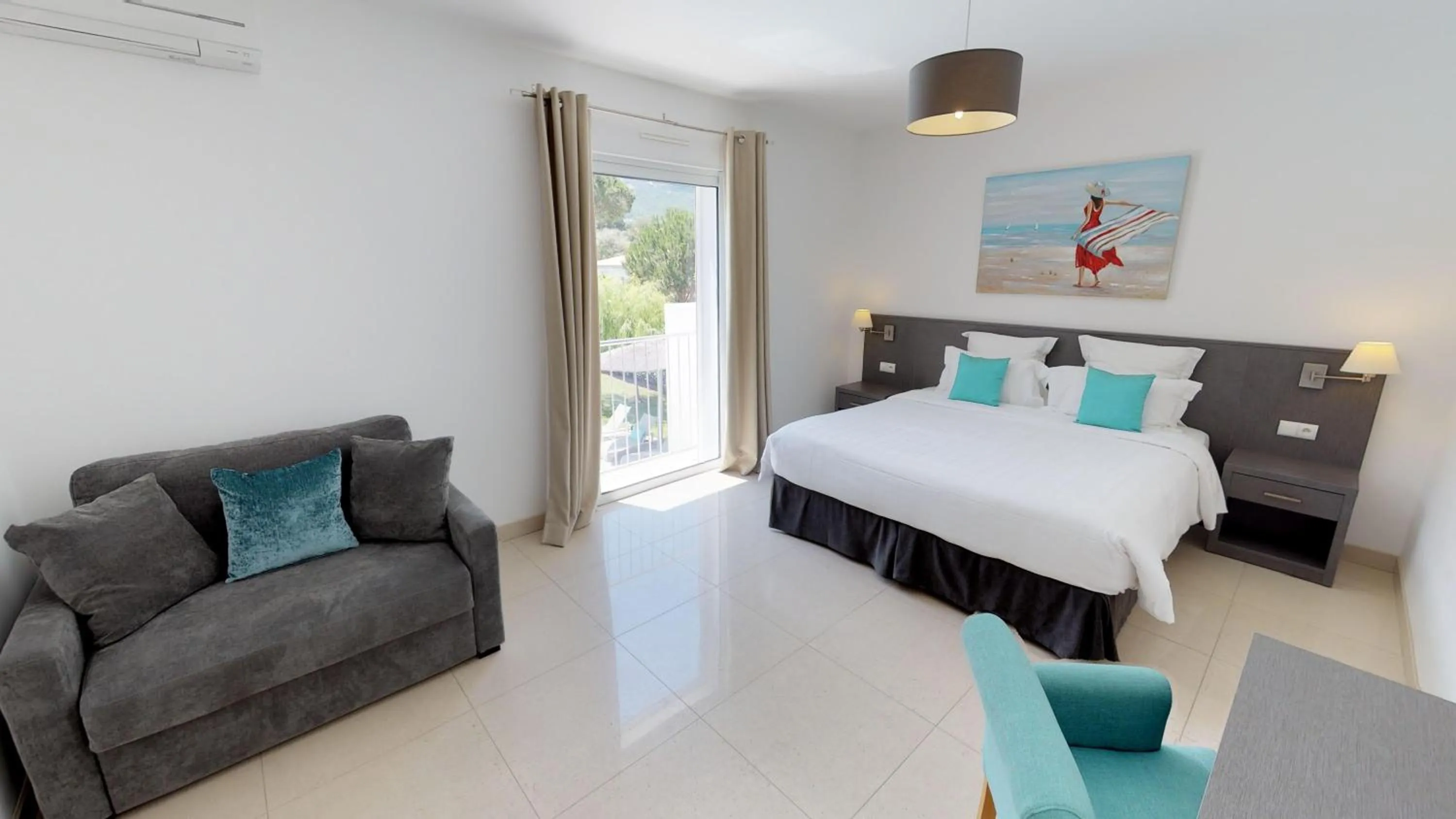 Bed in Domaine Villas Mandarine Private Pools & Spa