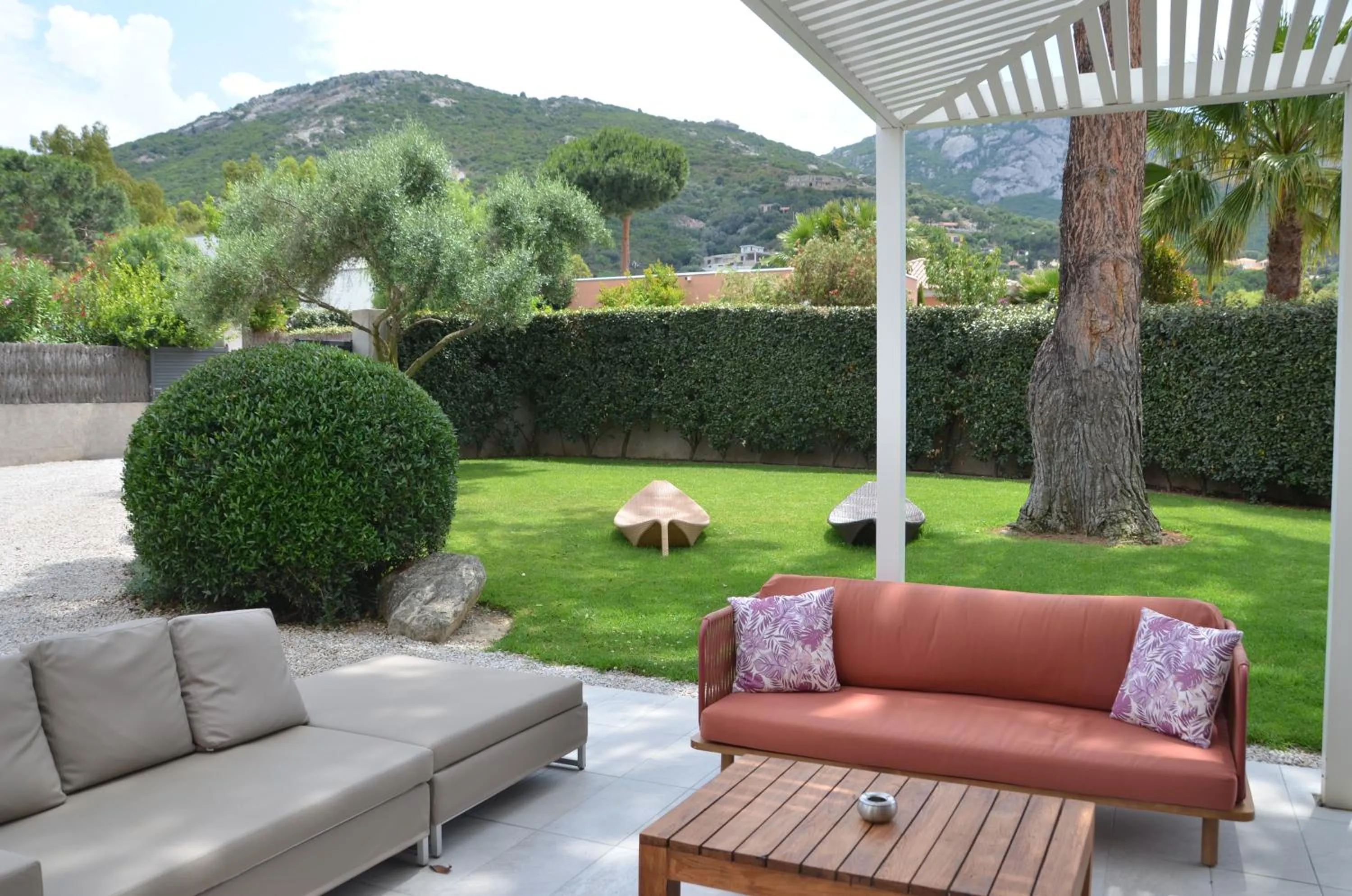 Garden in Domaine Villas Mandarine Private Pools & Spa