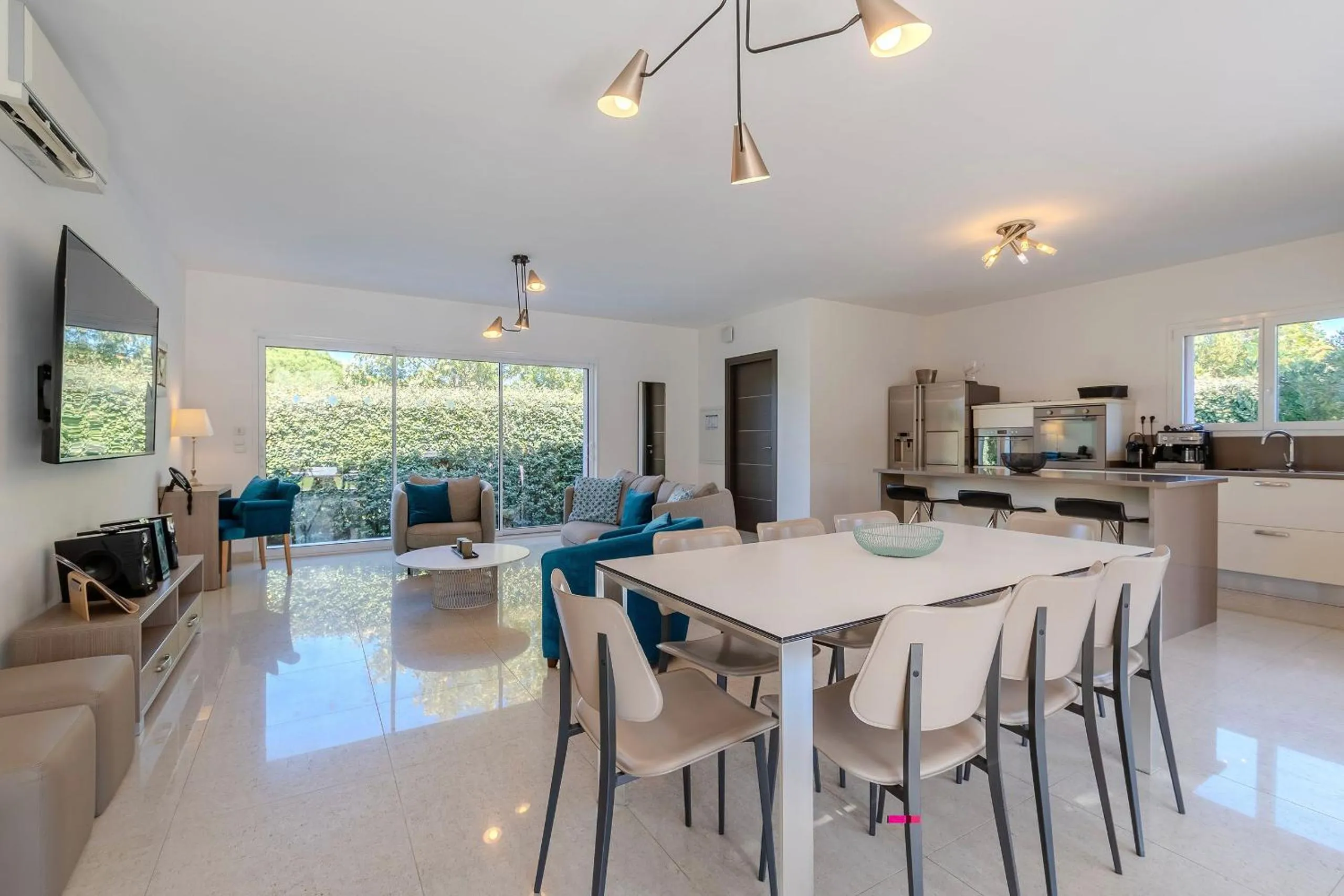 Kitchen or kitchenette in Domaine Villas Mandarine Private Pools & Spa
