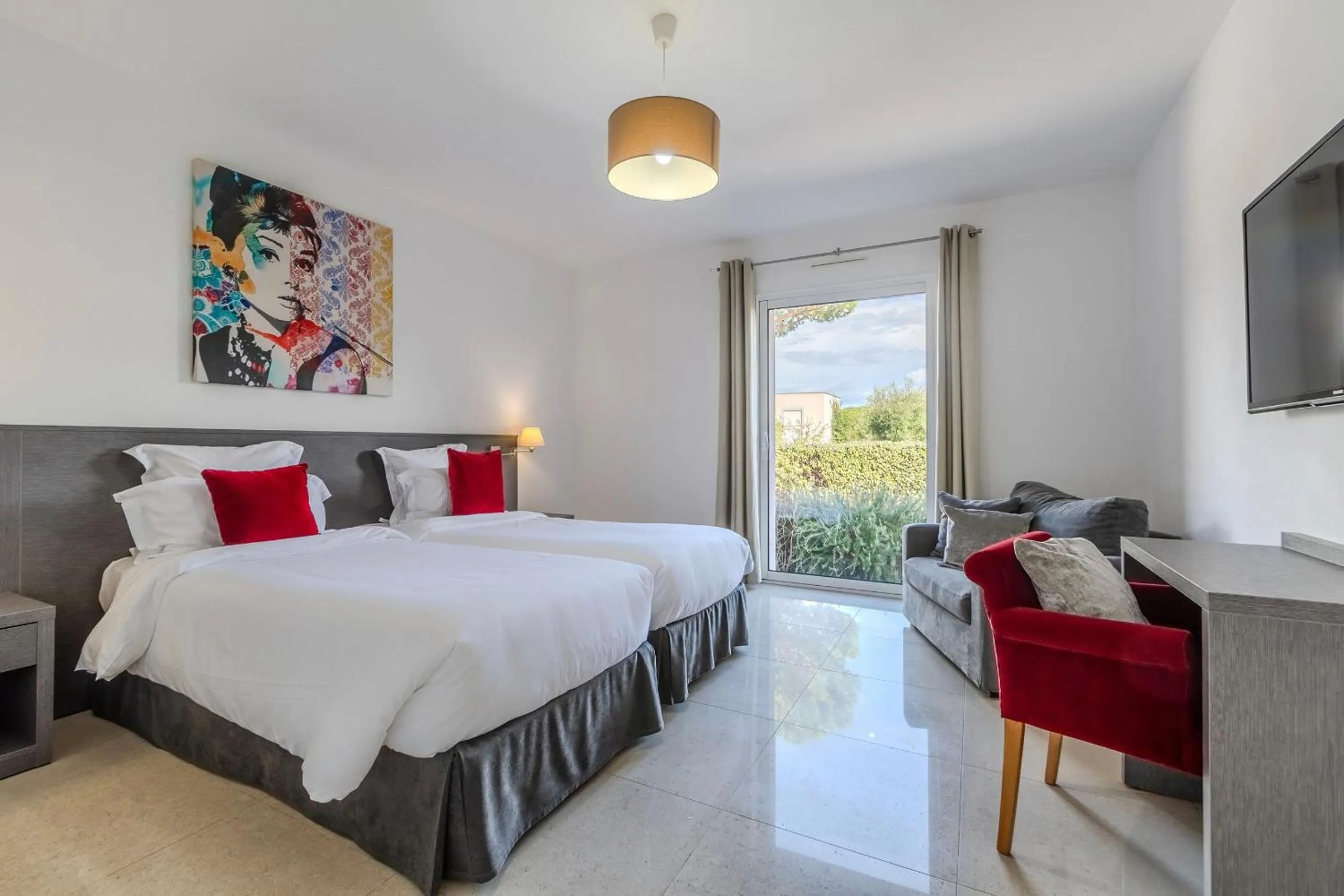 Bed in Domaine Villas Mandarine Private Pools & Spa