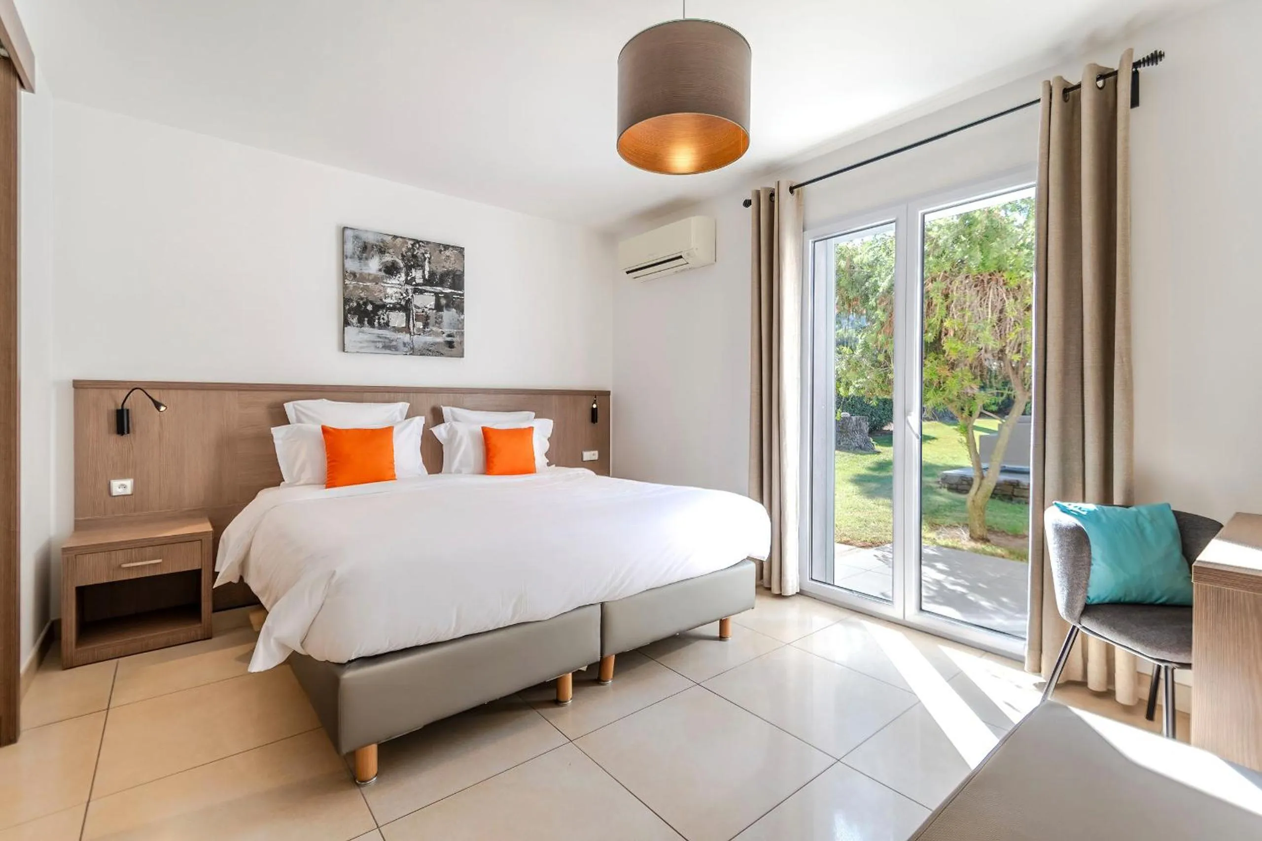 Bed in Domaine Villas Mandarine Private Pools & Spa