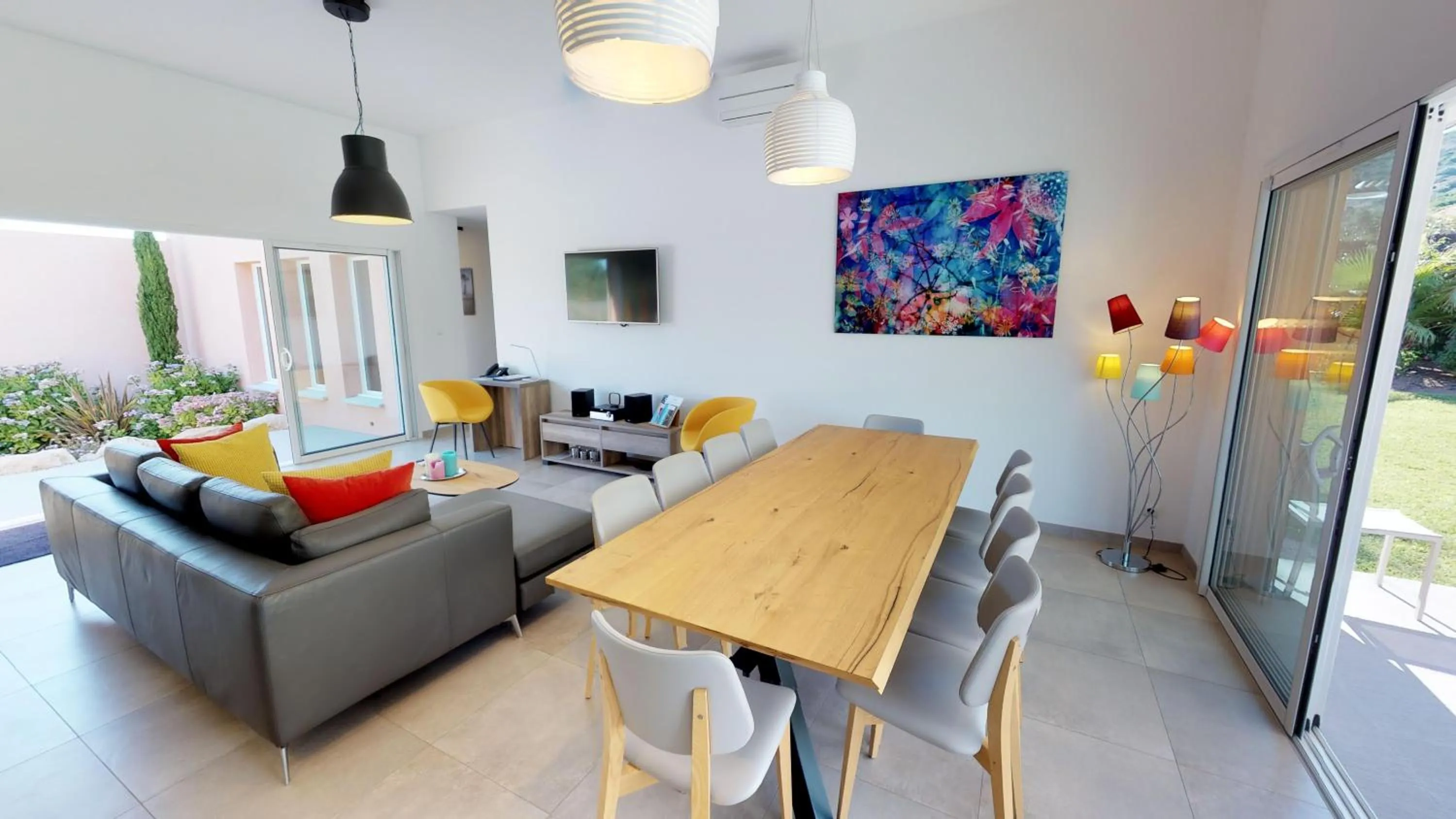 TV and multimedia in Domaine Villas Mandarine Private Pools & Spa