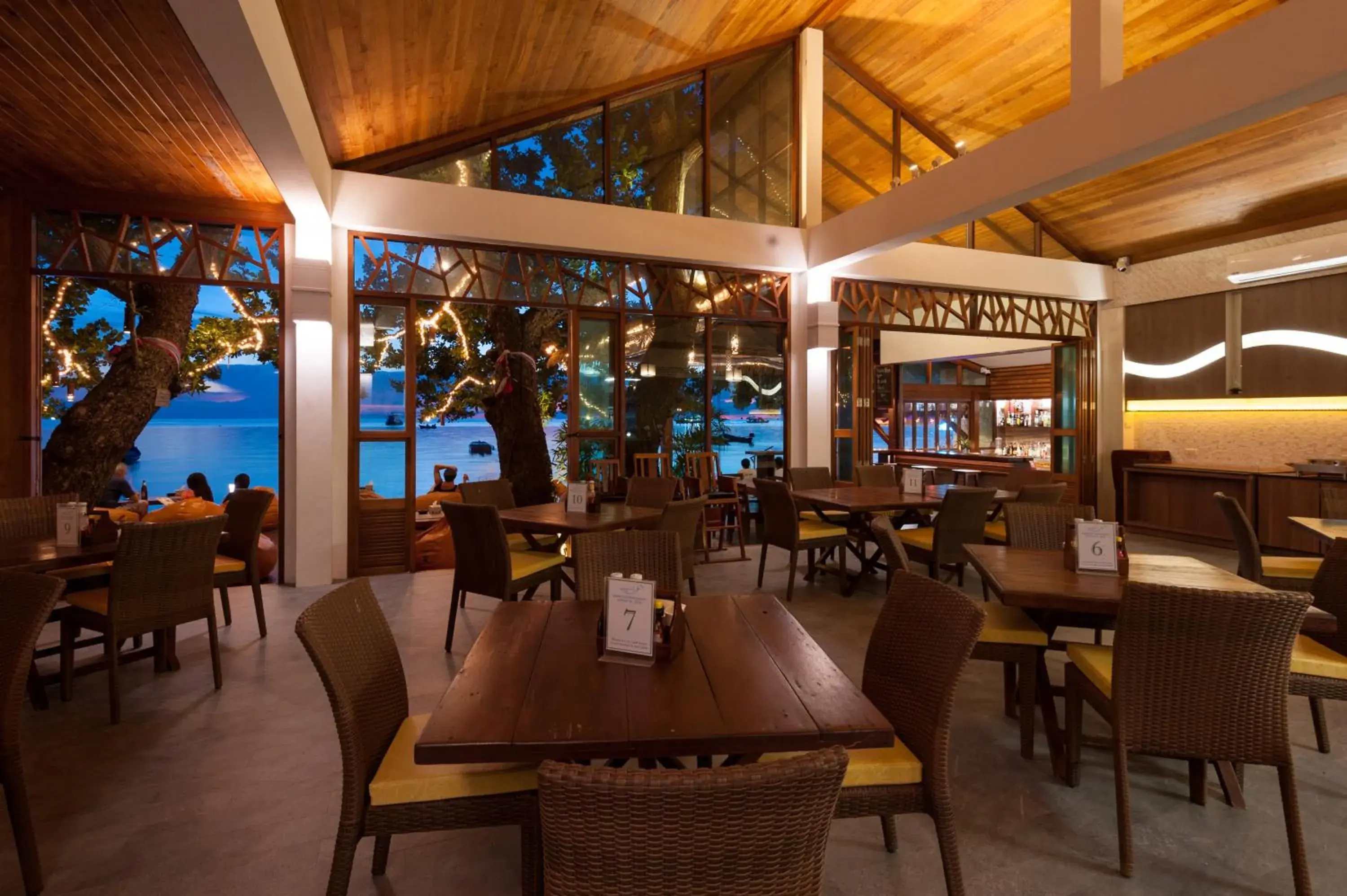 Restaurant/places to eat in Sairee Hut Resort Koh Tao Restaurant/places to eat in Sairee Hut Resort Koh Tao