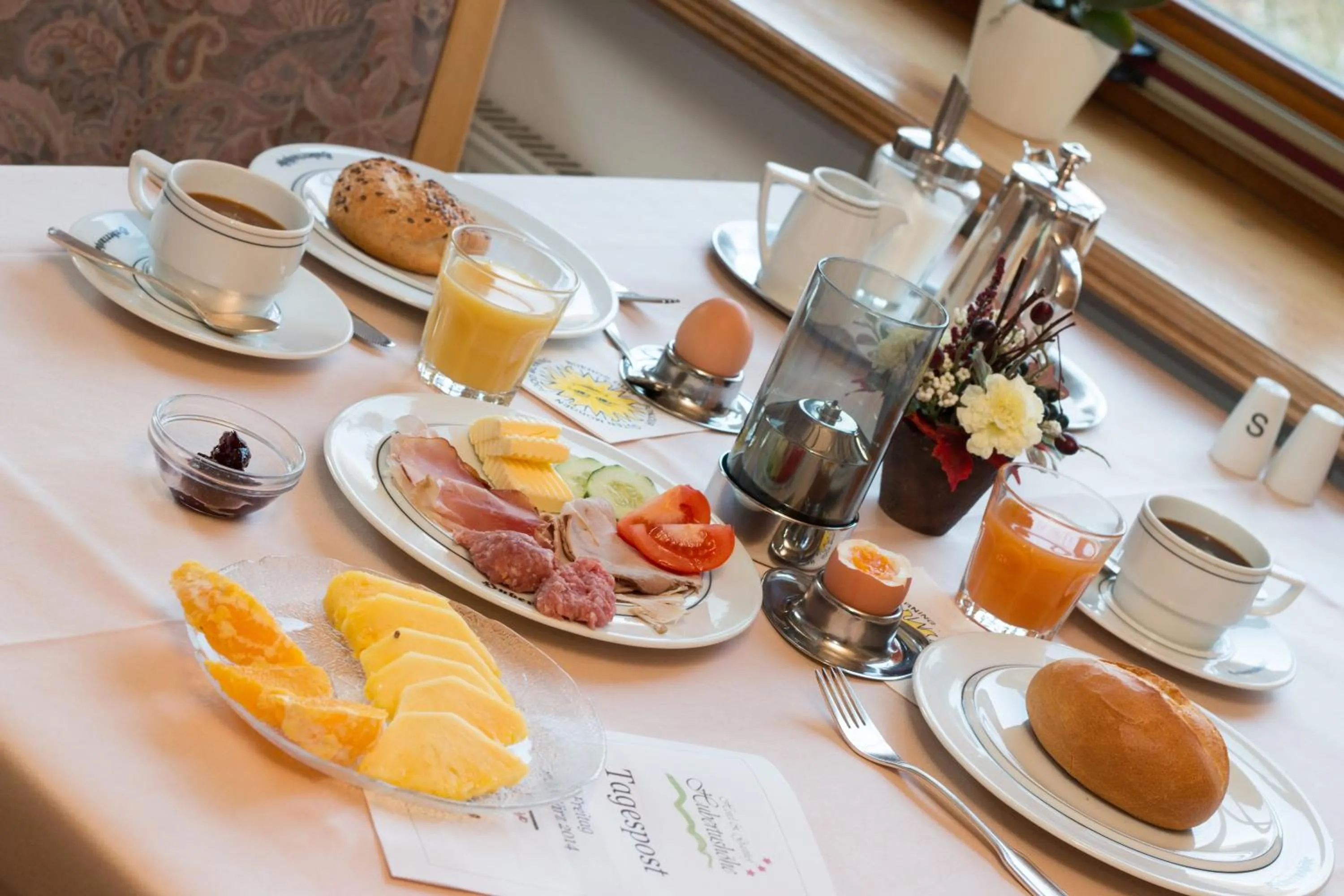 Restaurant/places to eat in Hotel & Gasthof Hubertushöhe - Ihr Hotel für Urlaub mit Hund