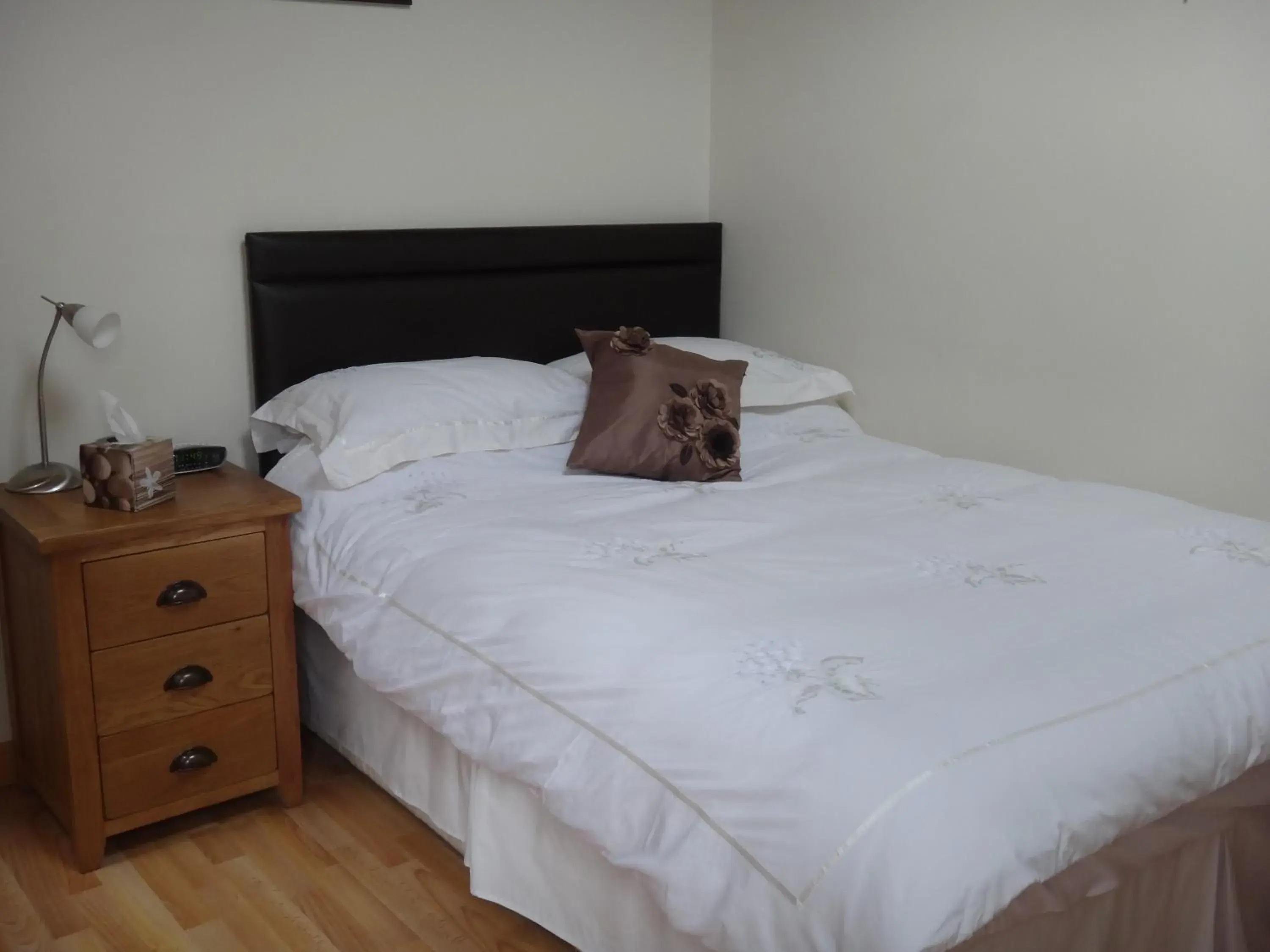 Small Double Room in Leverton House Small Double Room in Leverton House