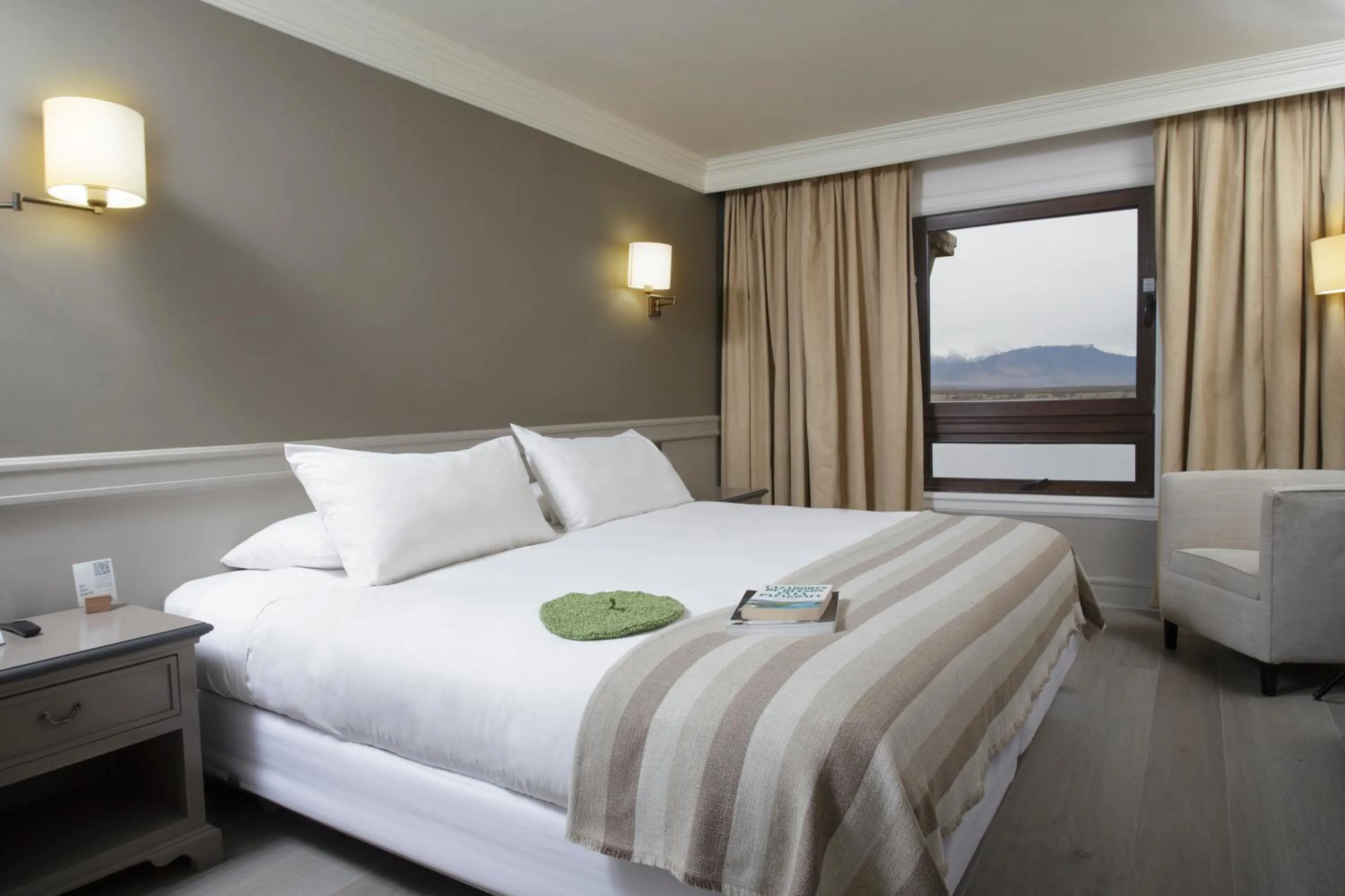 Decorative detail, Bed in Hotel Costaustralis