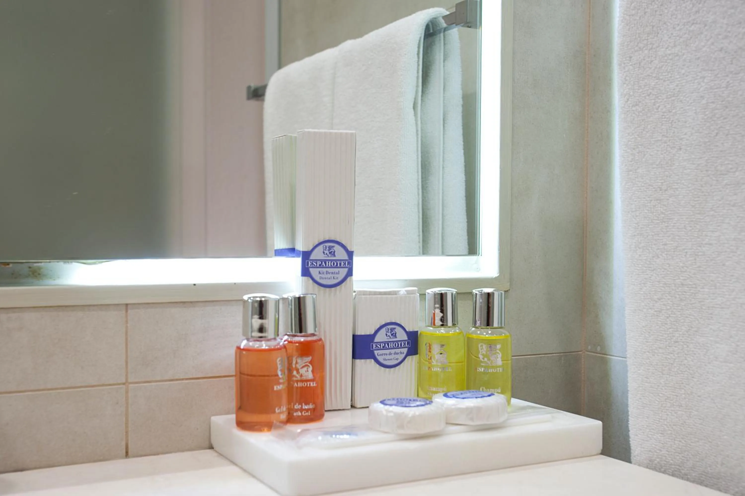 Bathroom in Espahotel Plaza Basílica
