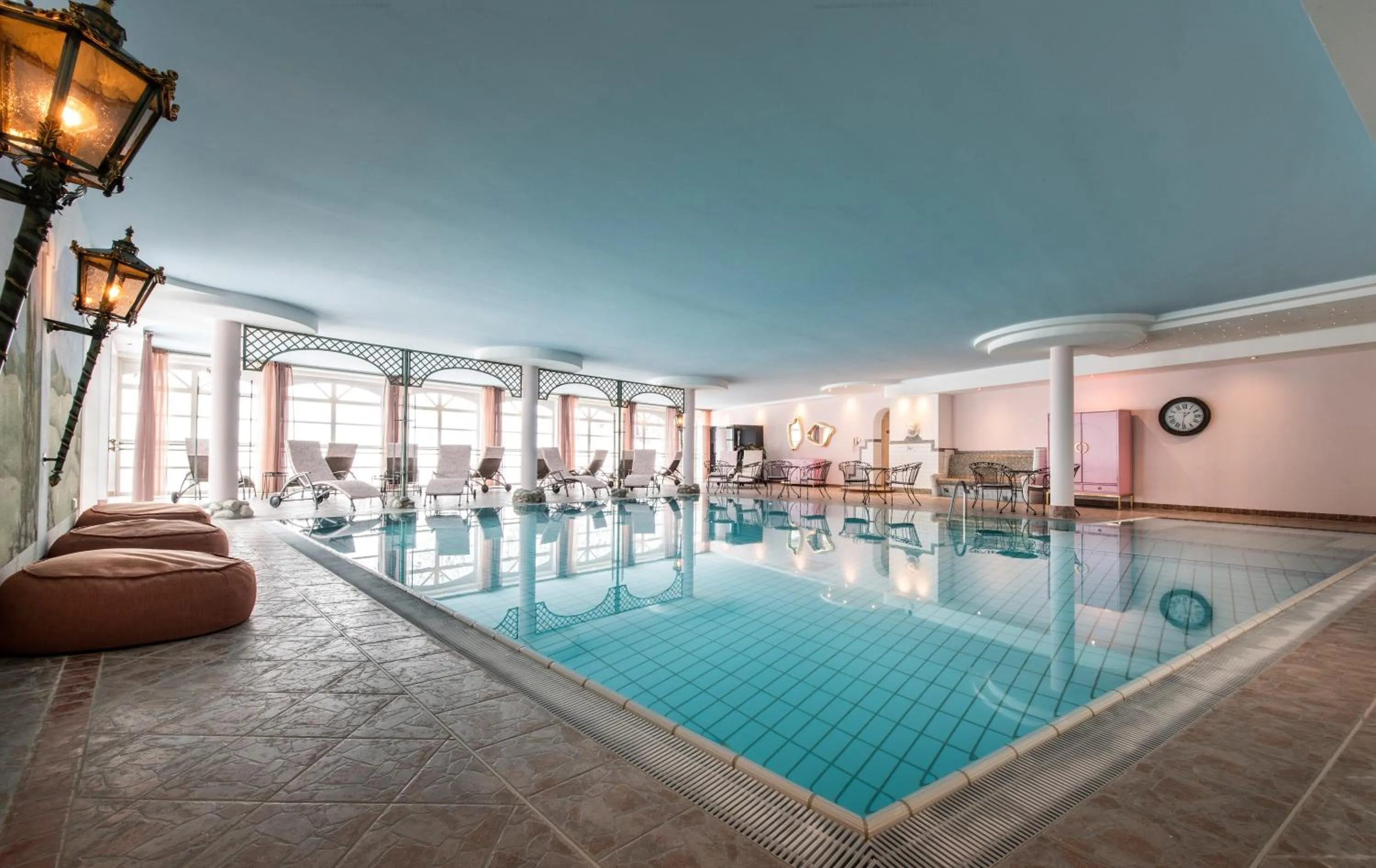 Pool view in Berghotel Hochfügen