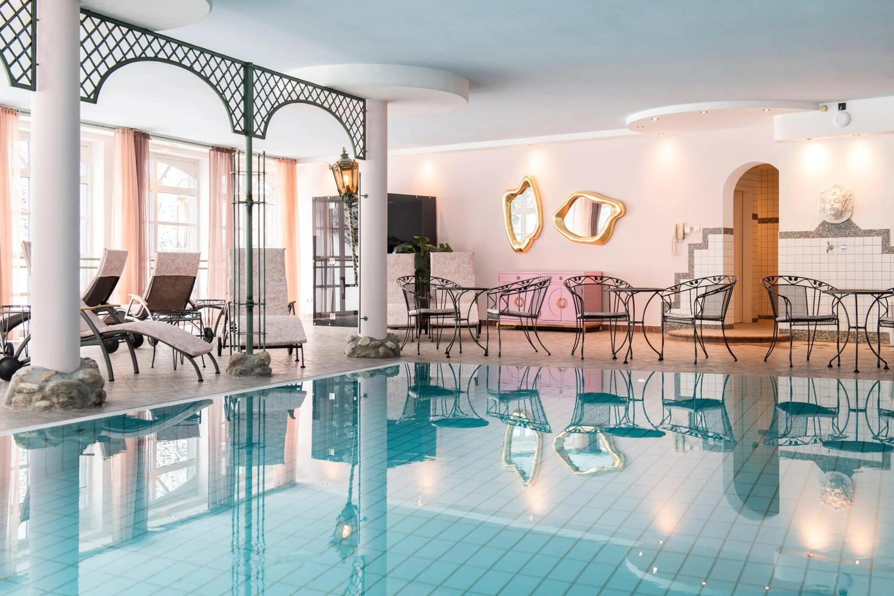 Swimming pool in Berghotel Hochfügen