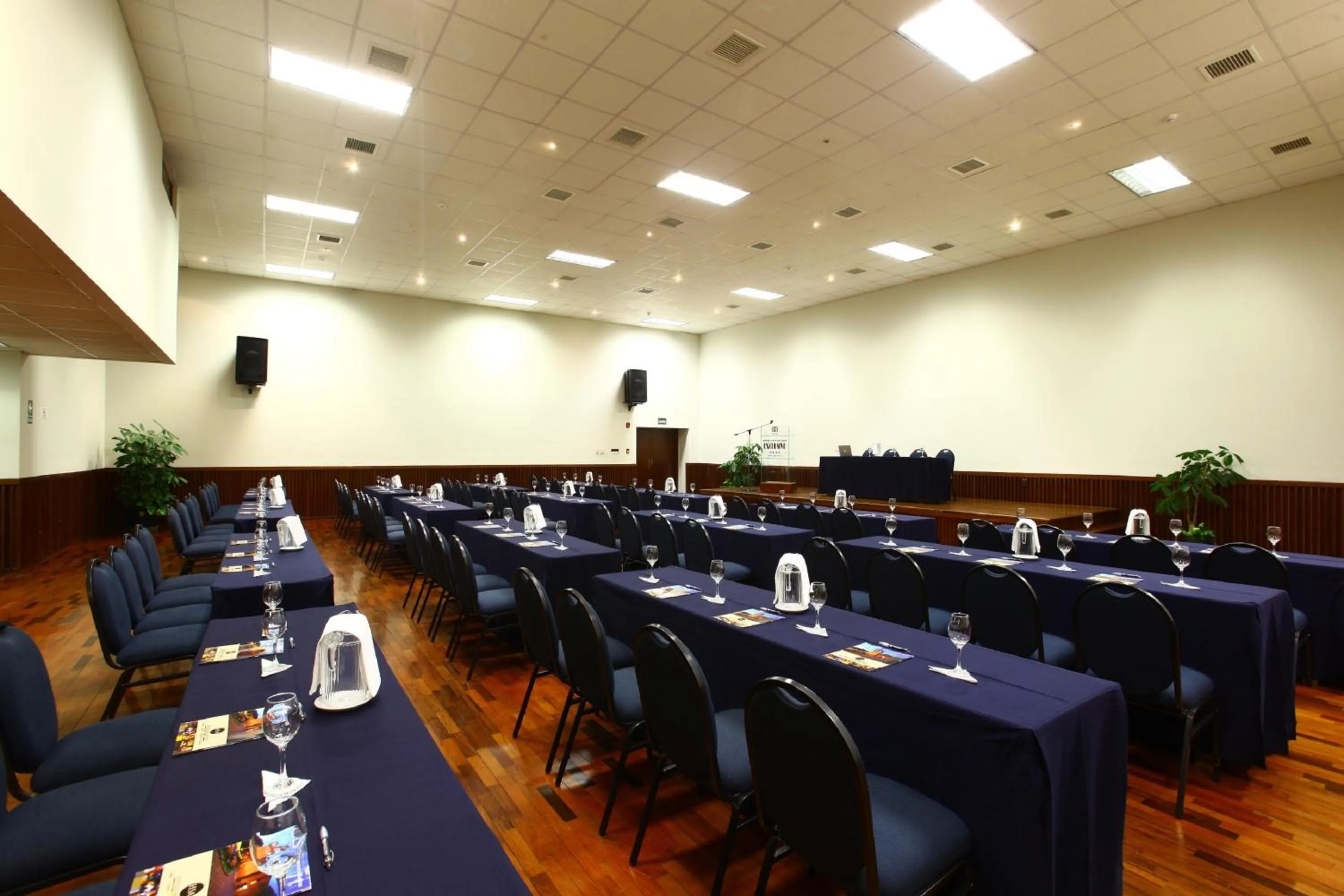 Business facilities in San Agustin Exclusive