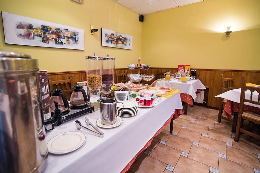 Buffet breakfast in Hotel La Rambla