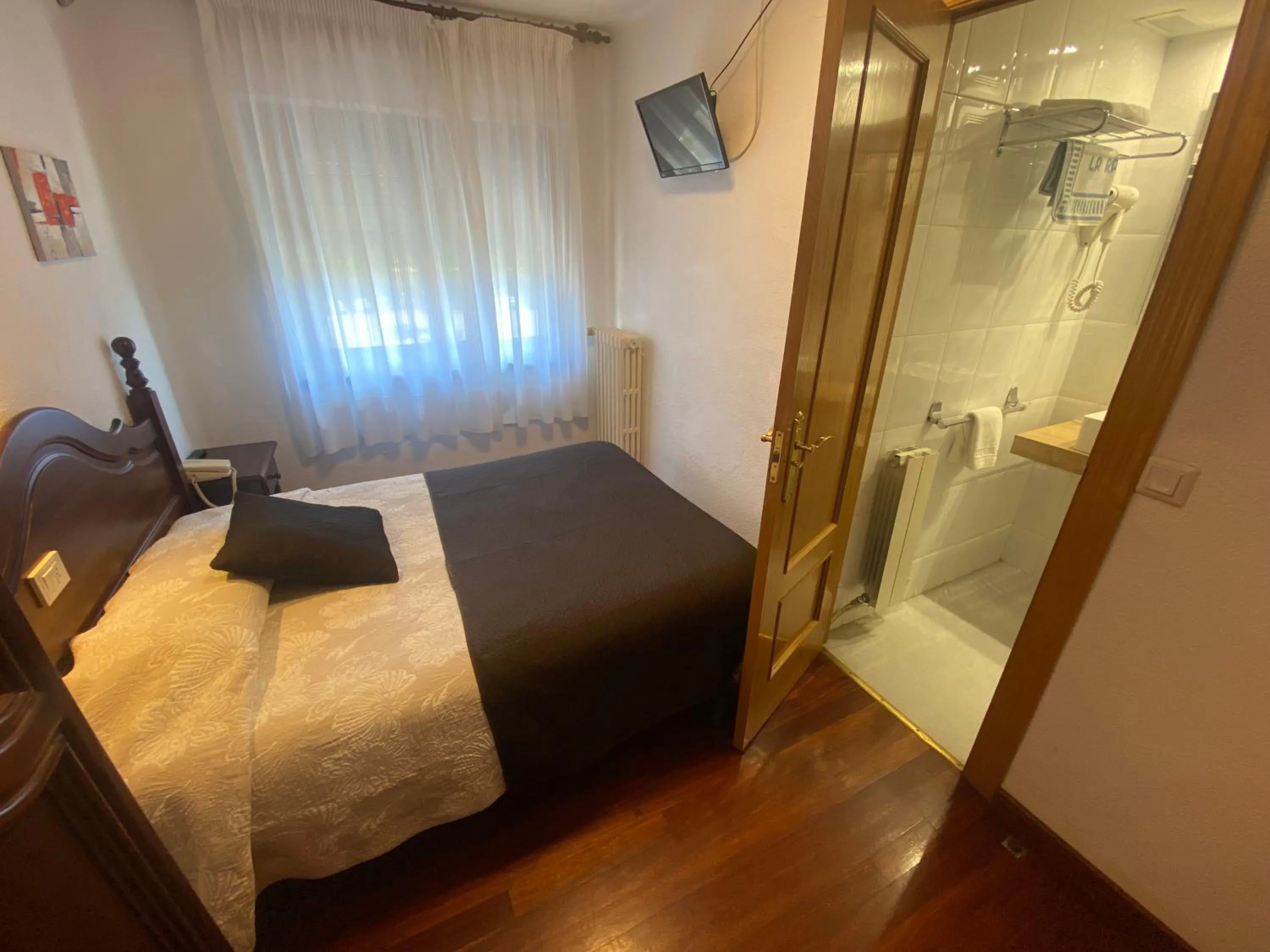 Photo of the whole room, Bed in Hotel La Rambla