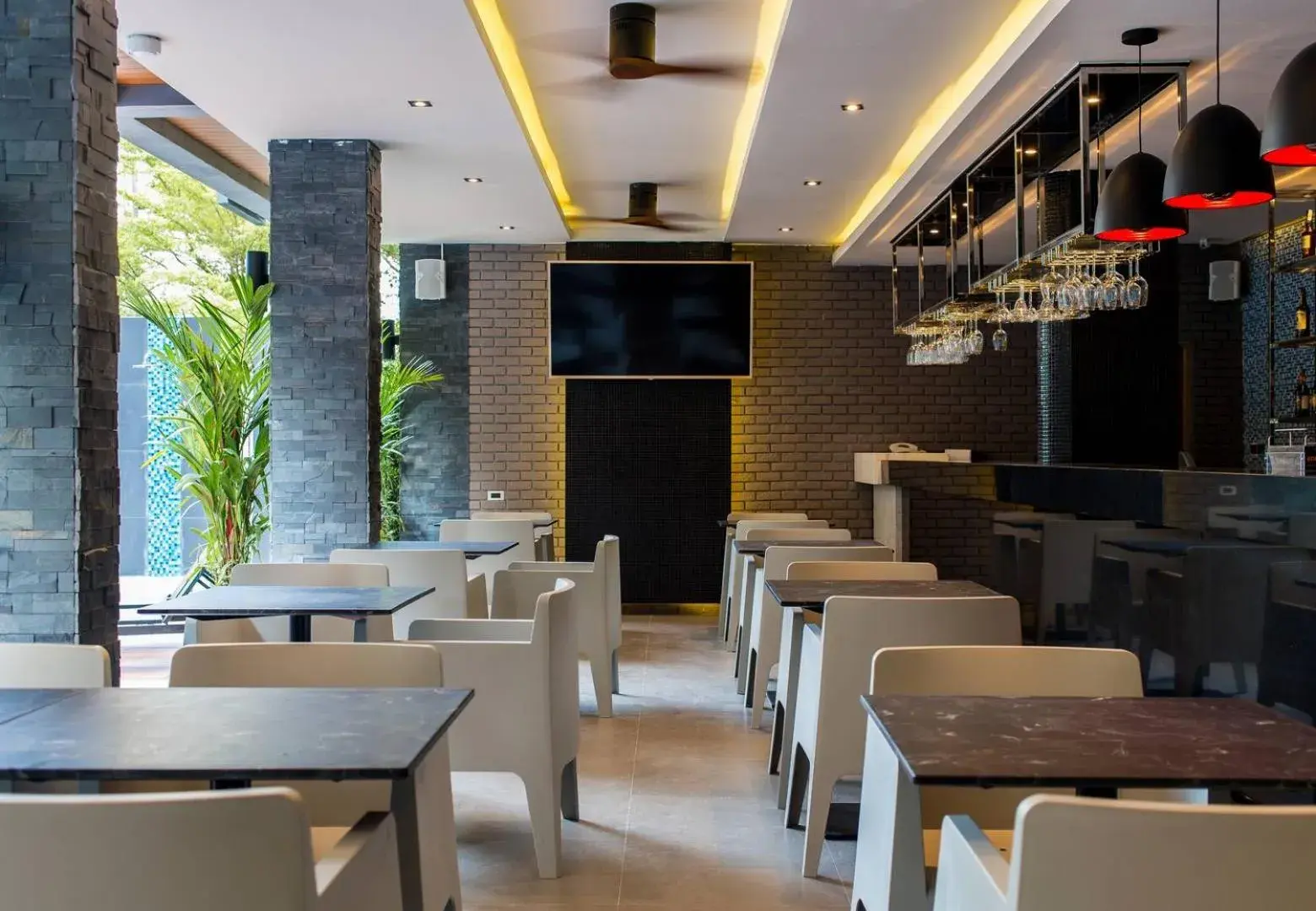 Restaurant/places to eat in GLOW Ao Nang Krabi Restaurant/places to eat in GLOW Ao Nang Krabi