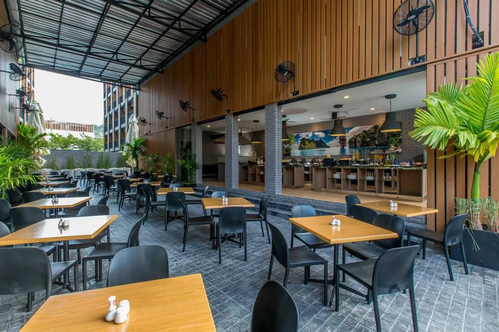 Restaurant/places to eat in GLOW Ao Nang Krabi Restaurant/places to eat in GLOW Ao Nang Krabi