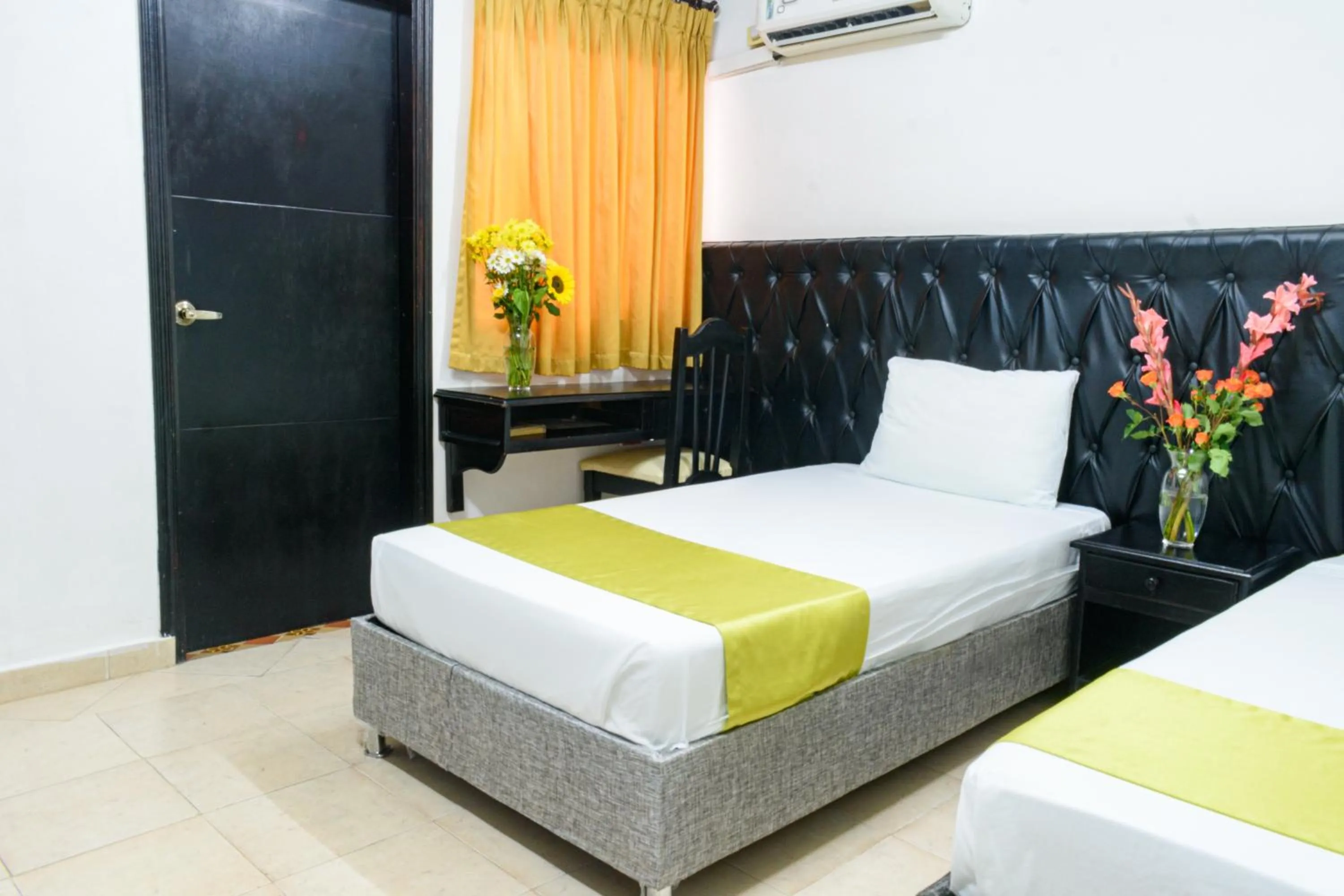 Photo of the whole room, Bed in Hotel Caribe Plaza Barranquilla