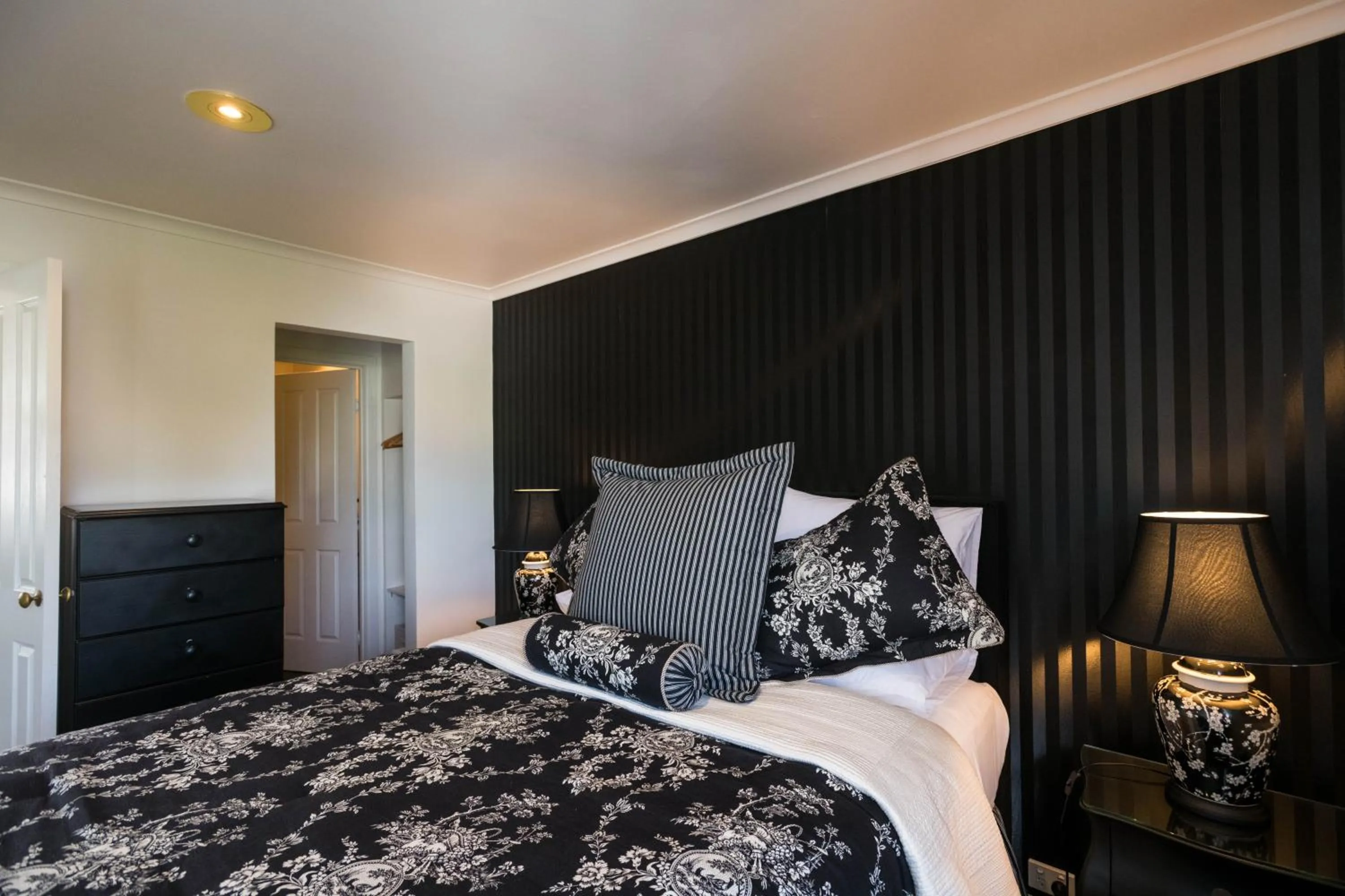 Bed in Battery Point Boutique Accommodation